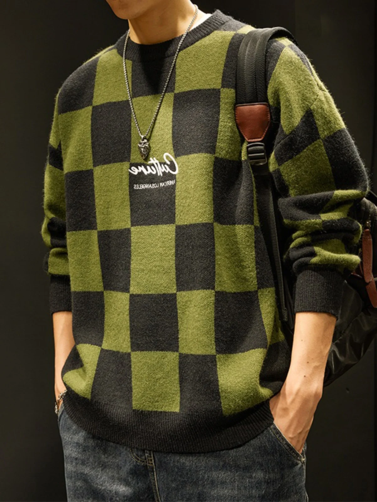 Американский повседневный вязаный свитер, мужской клетчатый круглый свободный зимний трикотаж большого размера, верхняя одежда, модная молодежная весенне-осенняя одежда...
Американский повседневный вязаный свитер, мужской клетчатый круглый свободный зимний трикотаж большого размера, верхняя одежда, модная молодежная весенне-осенняя одежда...