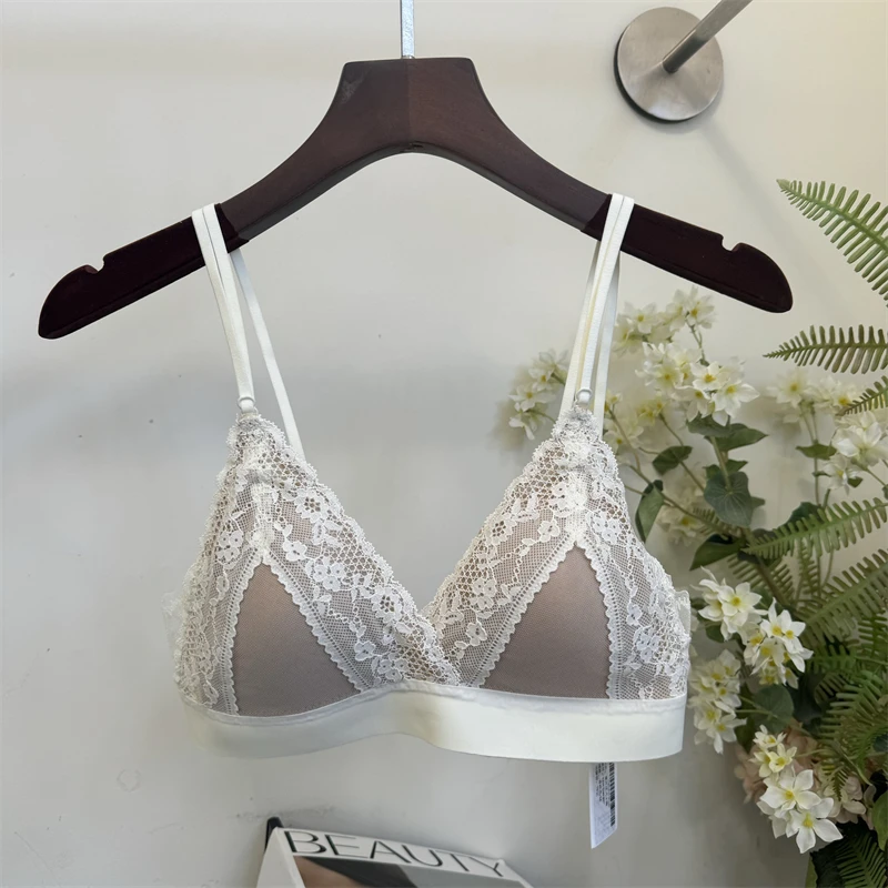 MOYISU Pure Desire Бюстгальтер без косточек с небольшой грудью, женский кружевной бюстгальтер с глубоким V-образным вырезом и треугольными чашечками, удобный беспроводной дышащий сексуальный бюстгальтер на бретельках на спине или бюстгальтеры
MOYISU Pure Desire Бюстгальтер без косточек с небольшой грудью, женский кружевной бюстгальтер с глубоким V-образным вырезом и треугольными чашечками, удобный беспроводной дышащий сексуальный бюстгальтер на бретельках на спине или бюстгальтеры