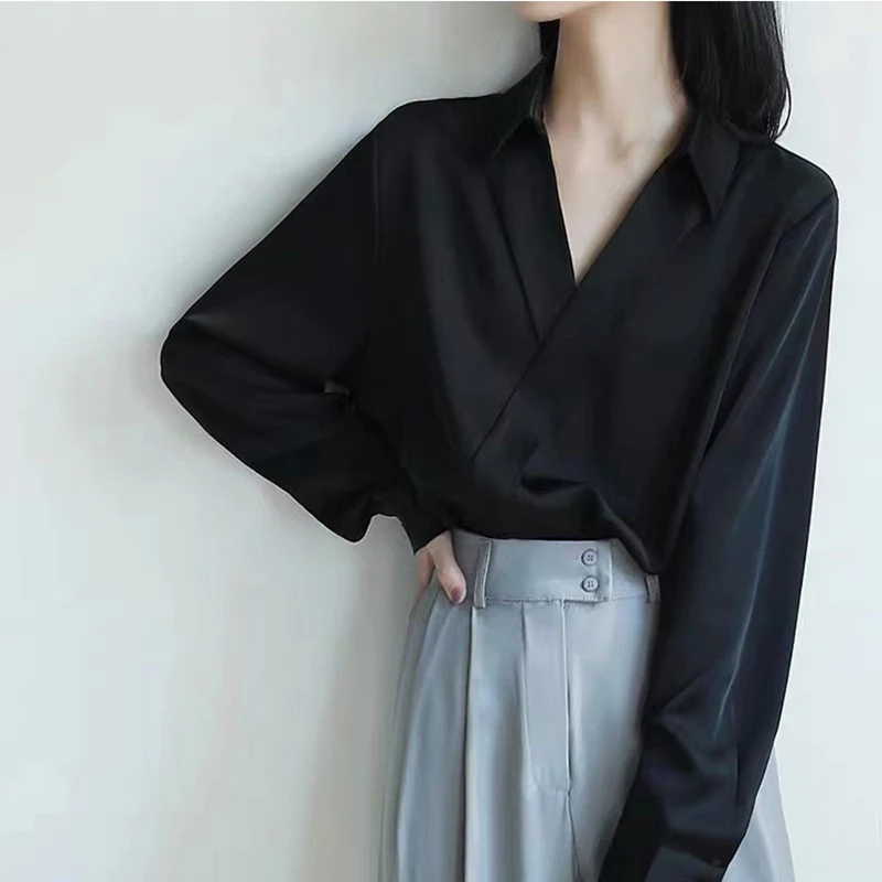 High-End Vintage Bla V-Ne irt Women's Loose Chiffon Top Button Detailing Korean Sle Long Sve Pure Color Spring Autumn
High-End Vintage Bla V-Ne irt Women's Loose Chiffon Top Button Detailing Korean Sle Long Sve Pure Color Spring Autumn