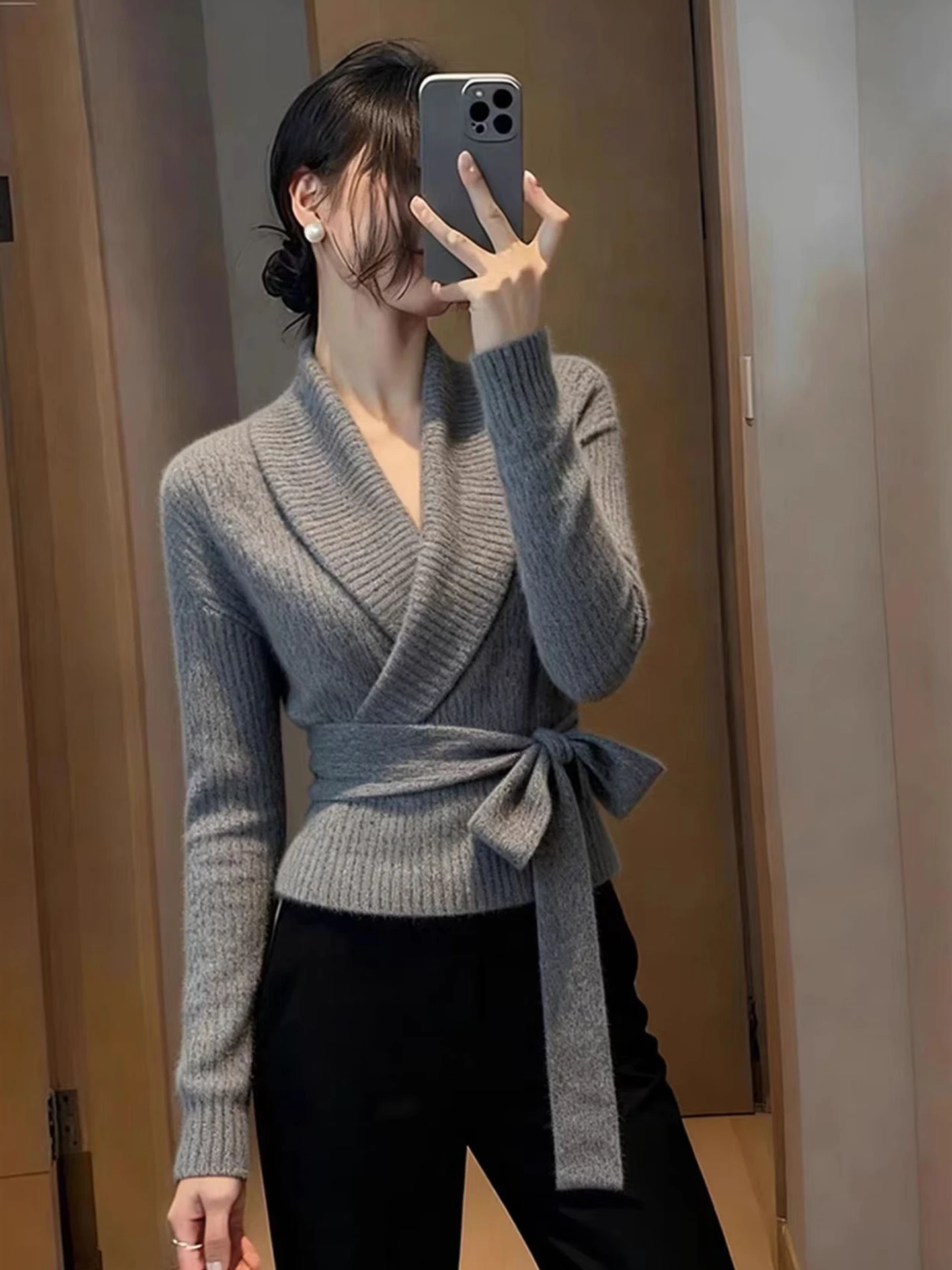 Вязаный свитер Ele с длинным рукавом и поясом, универсальный, осенне-зимний, шерстяной, для женщин, в корейском стиле
Вязаный свитер Ele с длинным рукавом и поясом, универсальный, осенне-зимний, шерстяной, для женщин, в корейском стиле