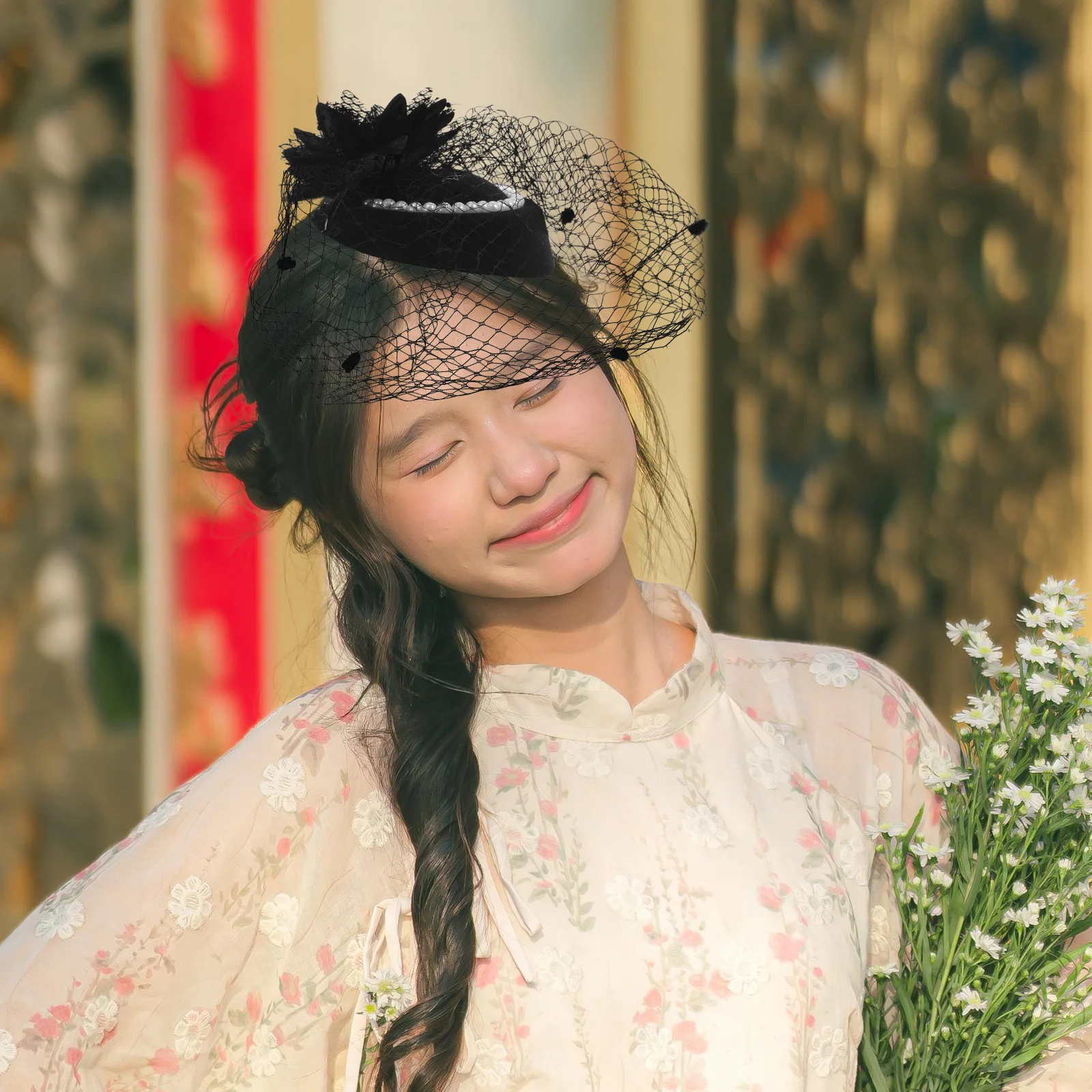 Vintage Tea Party Hat Veil Pearl Embellished Mini Black Headband Flapper Headpiece for Weddings Church Evening Events Women
Vintage Tea Party Hat Veil Pearl Embellished Mini Black Headband Flapper Headpiece for Weddings Church Evening Events Women