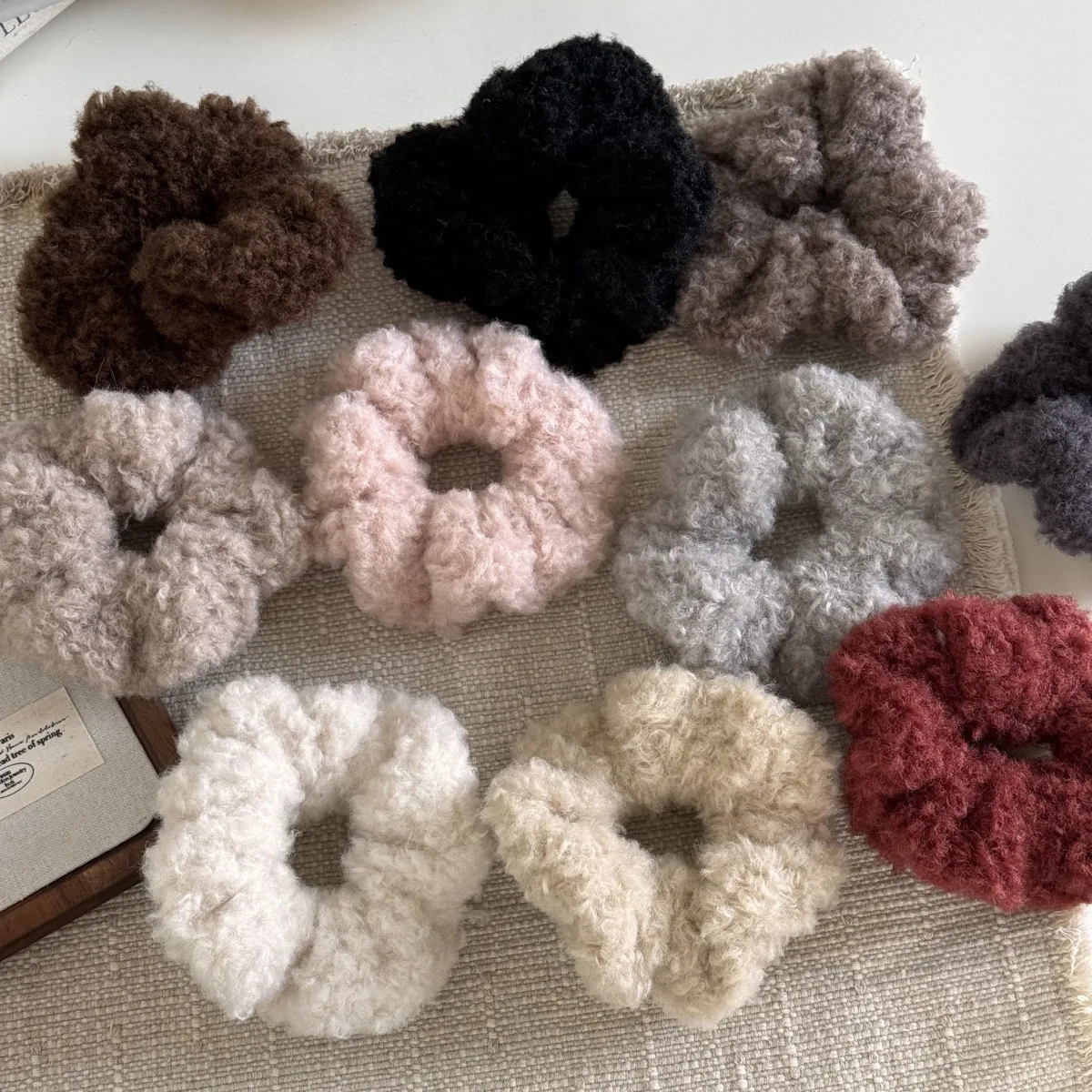 Solid Color Fabric Autumn/Winter Plush Pleated Elastic Scrunchie Simple Hair Rope Ponytail Hair Band Hair Accessories
Solid Color Fabric Autumn/Winter Plush Pleated Elastic Scrunchie Simple Hair Rope Ponytail Hair Band Hair Accessories