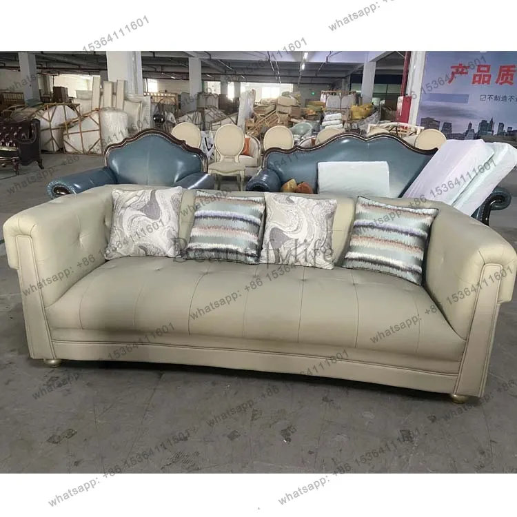 Living room American light luxury post-modern leather sofa size apartment three people
Living room American light luxury post-modern leather sofa size apartment three people