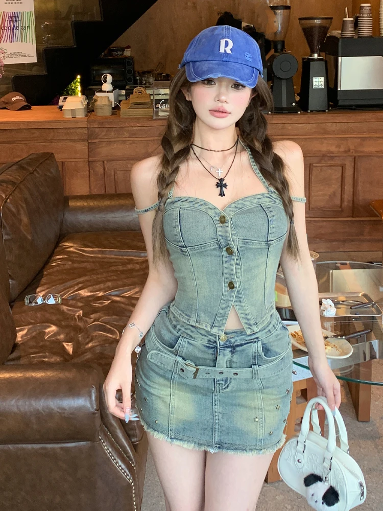 Sexy Sweet-and-Spicy Style Halter Neck Denim Tube Top High-Waisted Bodycon Skirt Two-Piece Set for Young Women
Sexy Sweet-and-Spicy Style Halter Neck Denim Tube Top High-Waisted Bodycon Skirt Two-Piece Set for Young Women