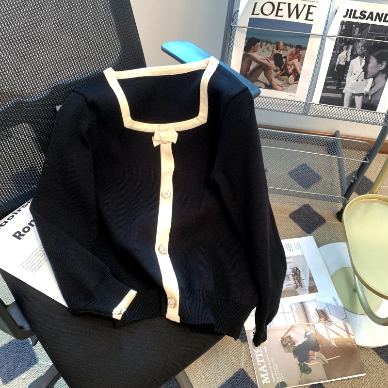 Women Black Pullover Knitwear Vintage 2000s Y2k Knit Sweater Long Sleeves Square Collar Soft Cozy Cashmere Sweater Autumn 2025
Women Black Pullover Knitwear Vintage 2000s Y2k Knit Sweater Long Sleeves Square Collar Soft Cozy Cashmere Sweater Autumn 2025