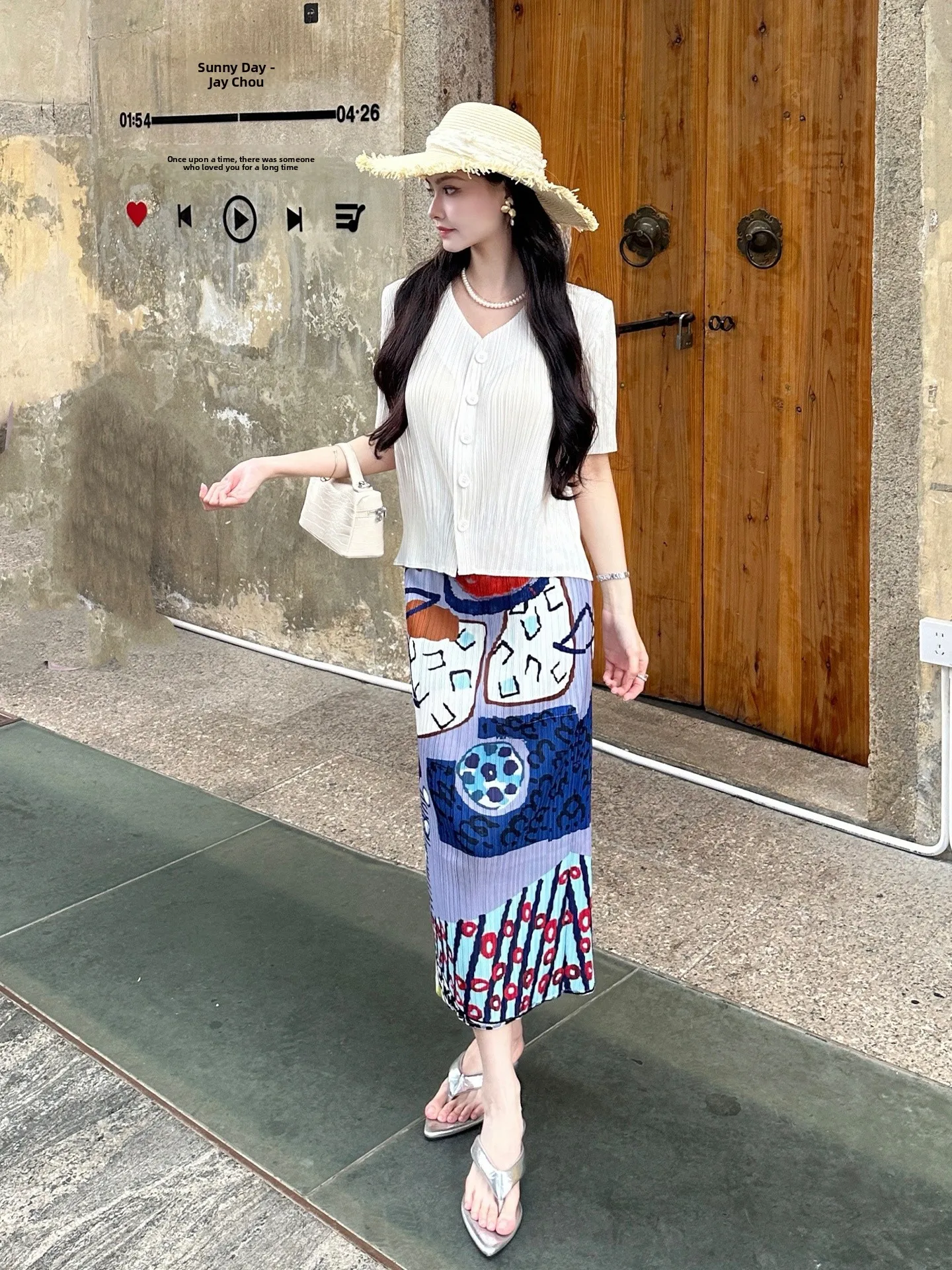 Korean Style Summer Fashion Set White V-neck Single Buttoned Top Pleated Skirt Short Sleeve round Neck Two-piece Ensemble
Korean Style Summer Fashion Set White V-neck Single Buttoned Top Pleated Skirt Short Sleeve round Neck Two-piece Ensemble