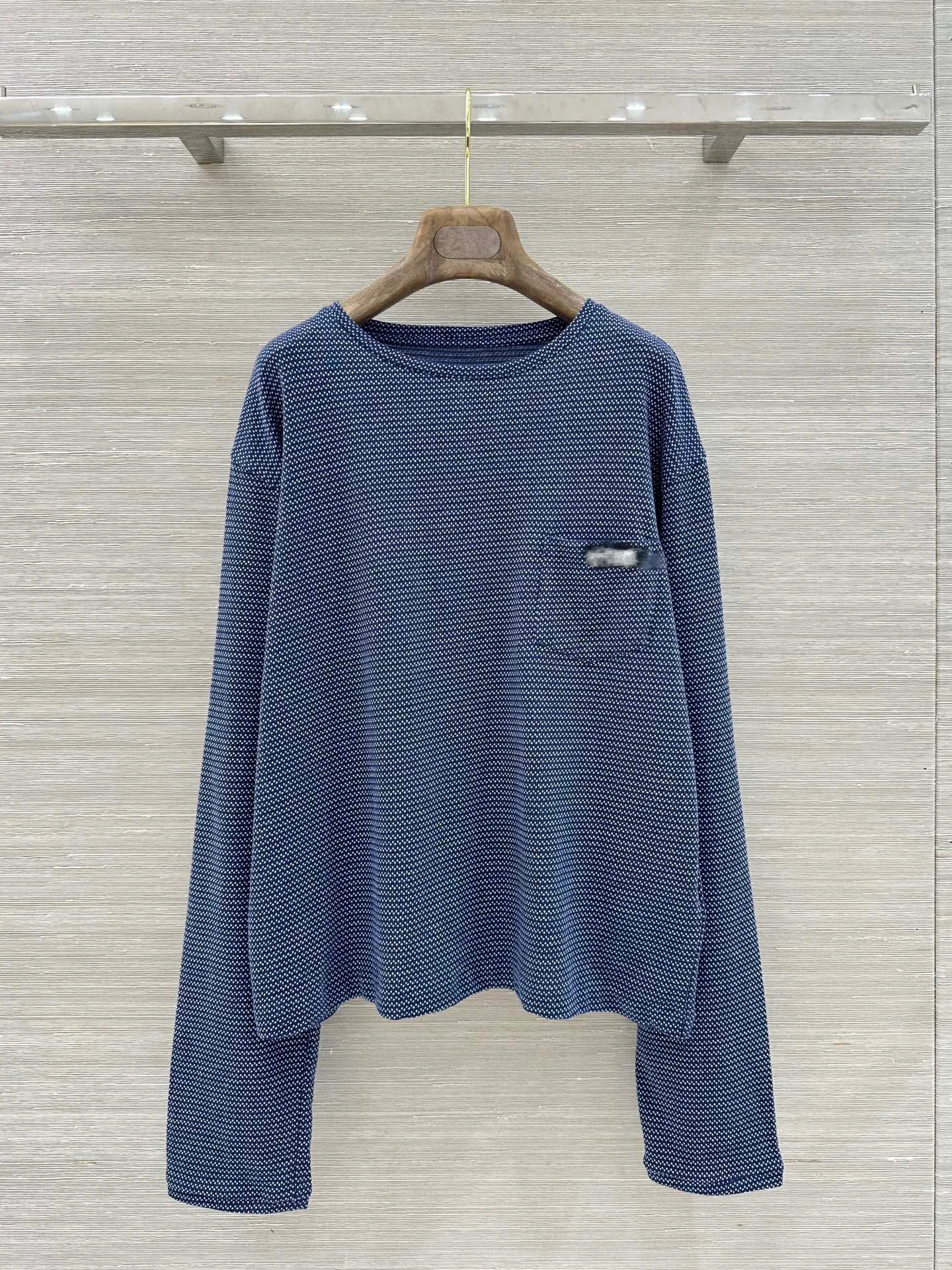 Casual Cotton Long Sleeve round Neck T-Shirt Women's Loose Fit Vintage Base Top Fashionable Versatile Early Spring Fashion
Casual Cotton Long Sleeve round Neck T-Shirt Women's Loose Fit Vintage Base Top Fashionable Versatile Early Spring Fashion