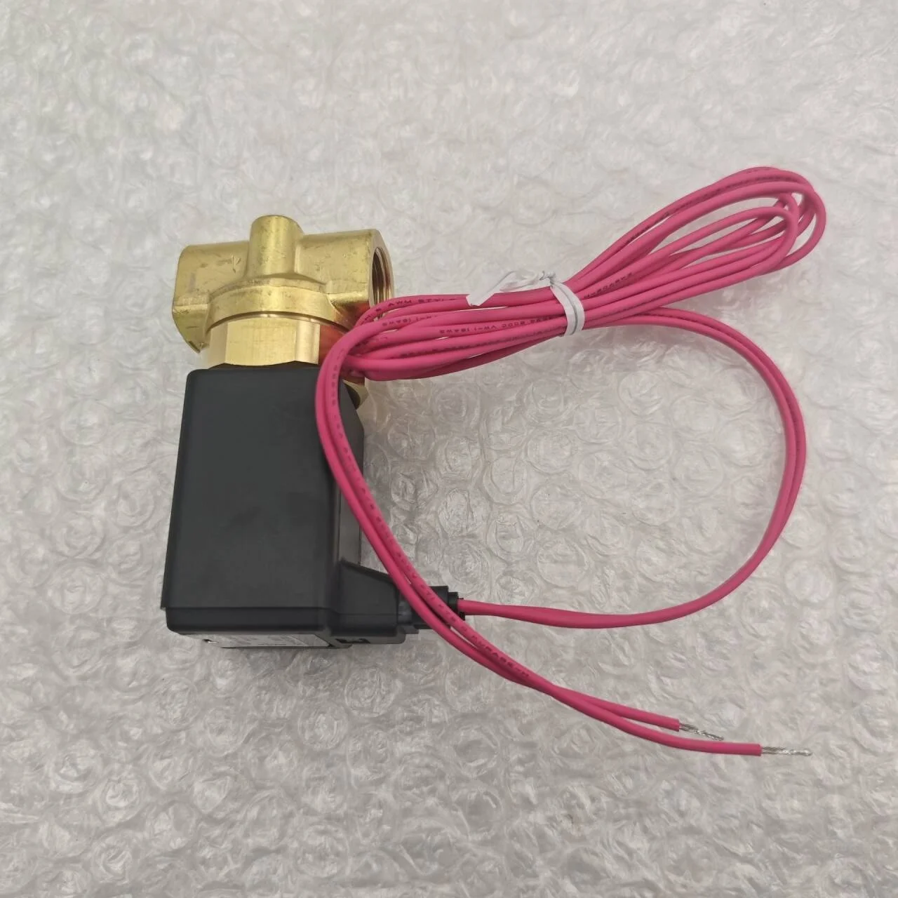 SMC Pneumatic Solenoid Valve VCL31-4D-5-03 VCS31-2G-5-03-D-XL1000 VCL21-4D-5-01 VCW43-5DL-5-L-Q Two Way Solenoid Valve
SMC Pneumatic Solenoid Valve VCL31-4D-5-03 VCS31-2G-5-03-D-XL1000 VCL21-4D-5-01 VCW43-5DL-5-L-Q Two Way Solenoid Valve