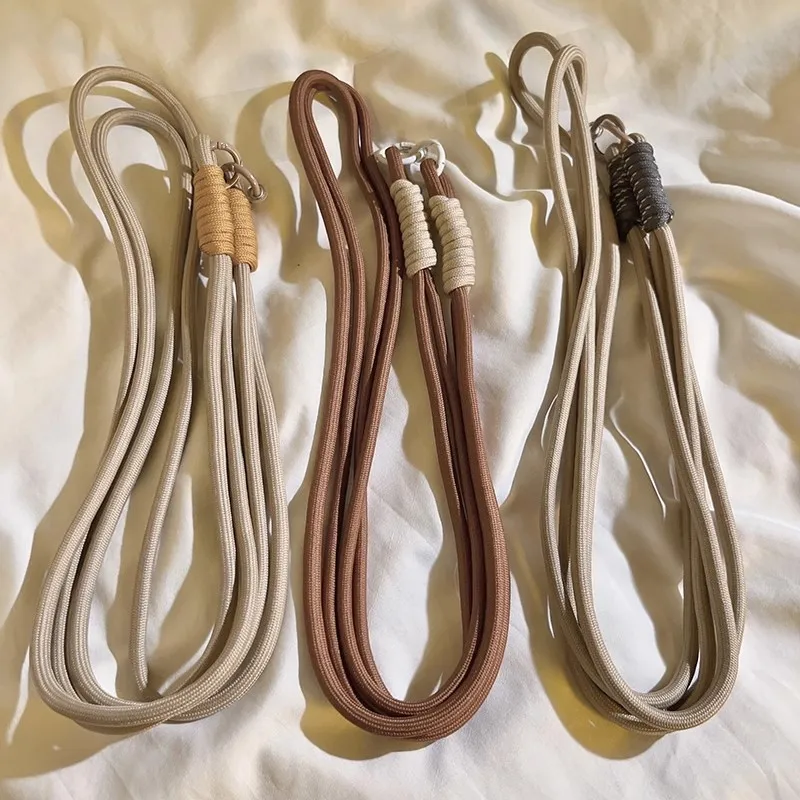 Молочно-кофейный коричневый нейлоновый ремешок для телефона, длинный ремешок, стильный диагональный поперечный веревочный уличный боковой подвесной плечевой ремень
Молочно-кофейный коричневый нейлоновый ремешок для телефона, длинный ремешок, стильный диагональный поперечный веревочный уличный боковой подвесной плечевой ремень
