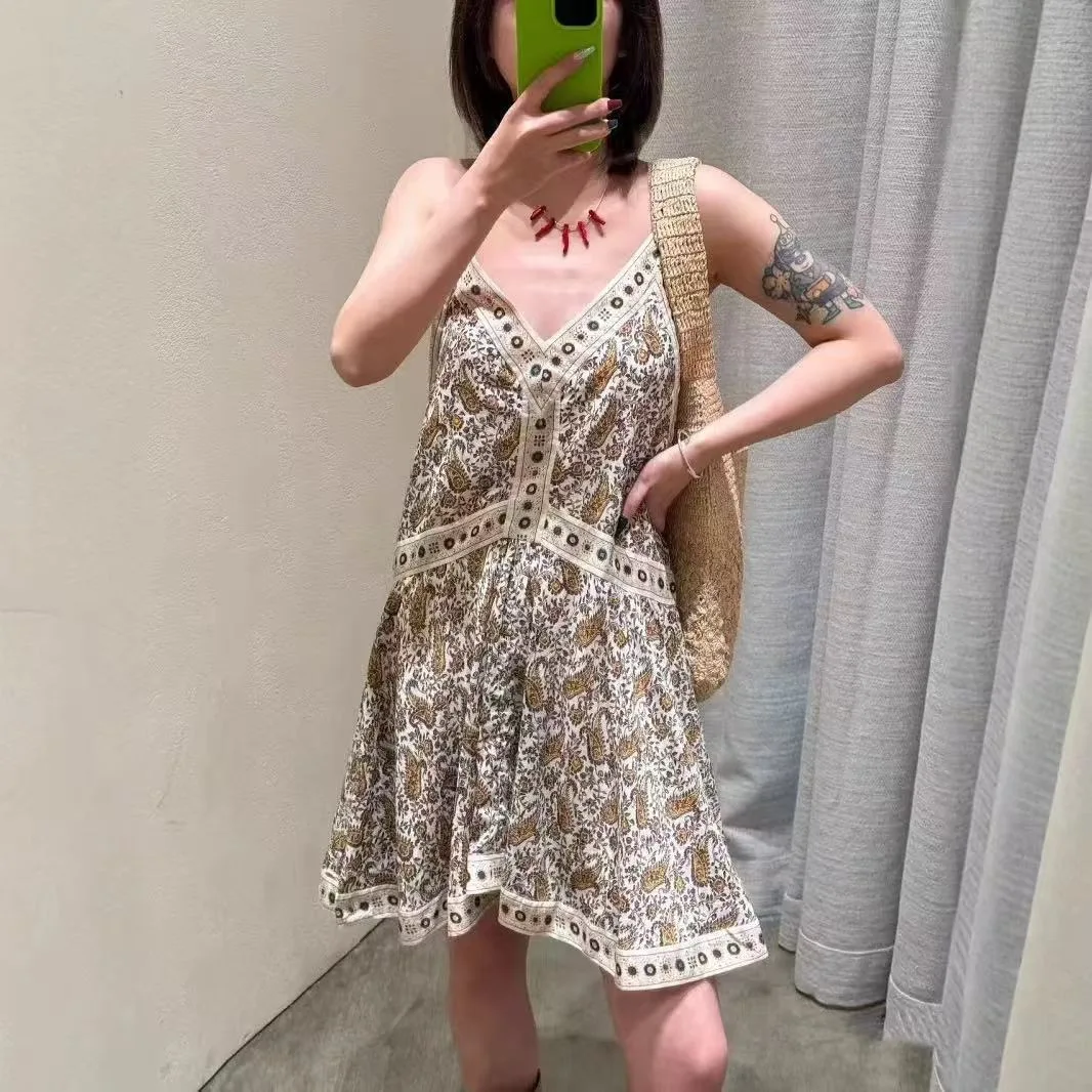 2025 Isabels Marants Fashion Retro Summer New Bohemian Style Printed Waisted Deep V-Neck Slimming Halter White Dress
2025 Isabels Marants Fashion Retro Summer New Bohemian Style Printed Waisted Deep V-Neck Slimming Halter White Dress