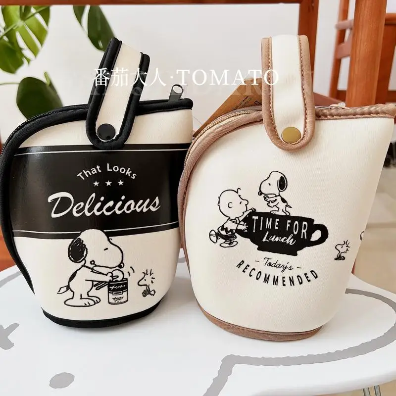 Kawaii Snoopy Series Cute Limited Thermal Bucket Cover Cartoon Outdoor Portable Drop Protection Case Anime Toy Girls Gifts
Kawaii Snoopy Series Cute Limited Thermal Bucket Cover Cartoon Outdoor Portable Drop Protection Case Anime Toy Girls Gifts