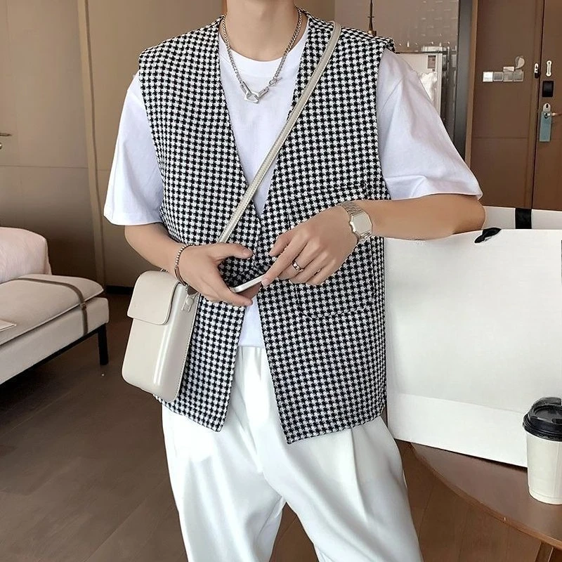 Men's Summer Stylish Plaid Gilet Korean Casual V Neck Waistcoat Ins Trendy Relaxed Layering Vest for Barbers Fashion
Men's Summer Stylish Plaid Gilet Korean Casual V Neck Waistcoat Ins Trendy Relaxed Layering Vest for Barbers Fashion