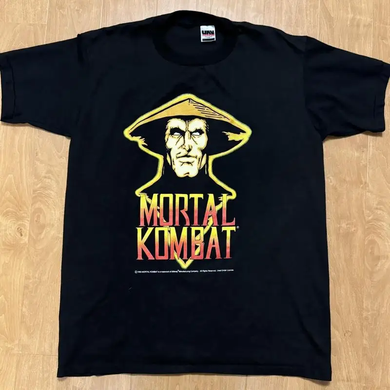 RARE 90s Vintage 1993 Midway Mortal Kombat RAIDEN T Shirt Sz. L Single UAV USA
RARE 90s Vintage 1993 Midway Mortal Kombat RAIDEN T Shirt Sz. L Single UAV USA