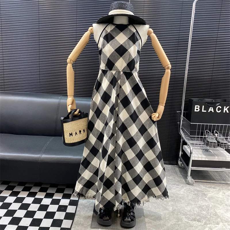 New 2022 fashion Designer new style Famous brand tassels Linen Backless dress summer french Retro Plaid halter Sling skirt
New 2022 fashion Designer new style Famous brand tassels Linen Backless dress summer french Retro Plaid halter Sling skirt