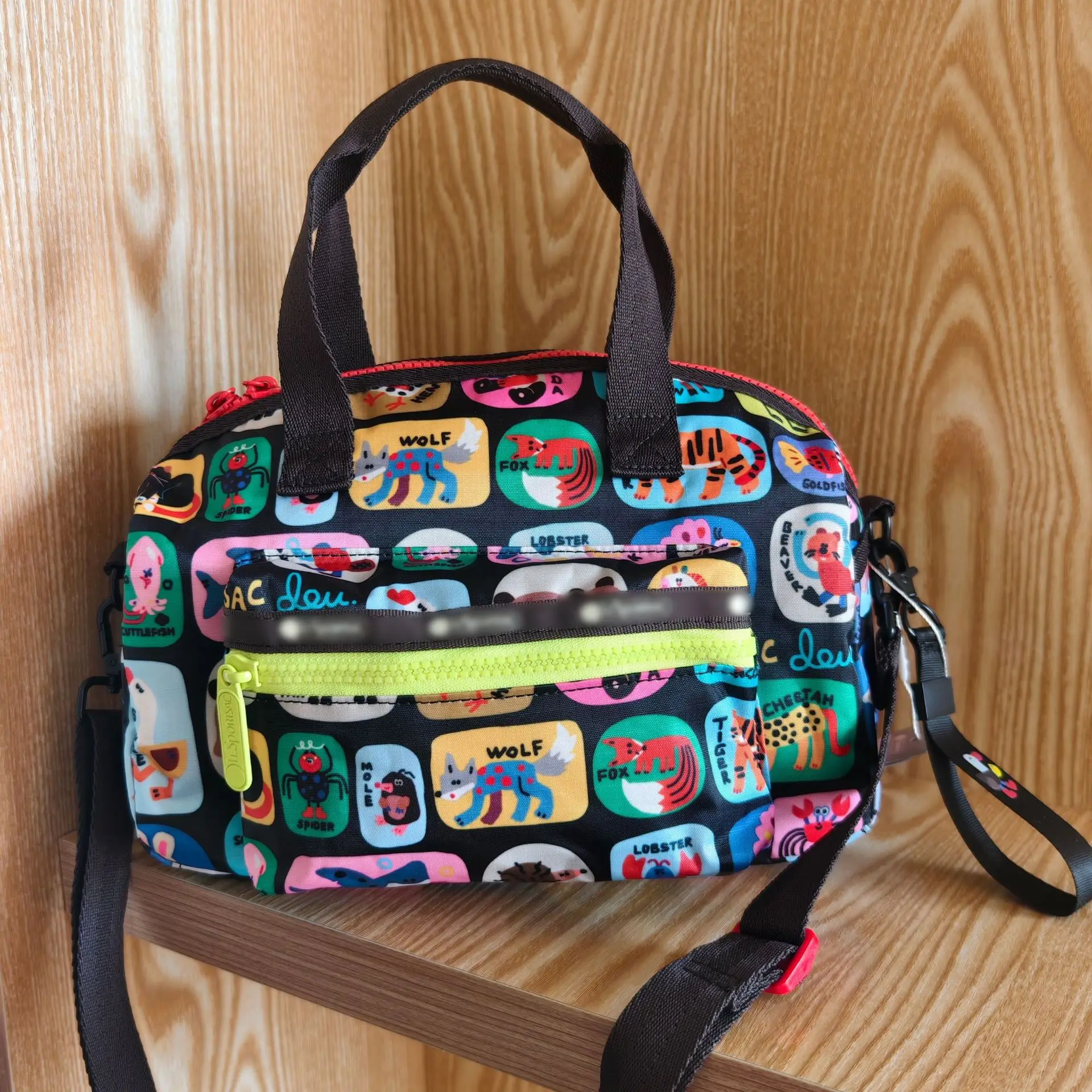 Zoo Series Collab Print Crossbody Bag Waterproof Lightweight Commuter Handbag Women's Thickened Bowling Bag
Zoo Series Collab Print Crossbody Bag Waterproof Lightweight Commuter Handbag Women's Thickened Bowling Bag