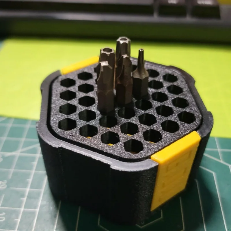 3D Printed Hexagonal Screwdriver Bit Organizer, 37-Hole Portable EDC Storage Case for 25mm Bits
3D Printed Hexagonal Screwdriver Bit Organizer, 37-Hole Portable EDC Storage Case for 25mm Bits