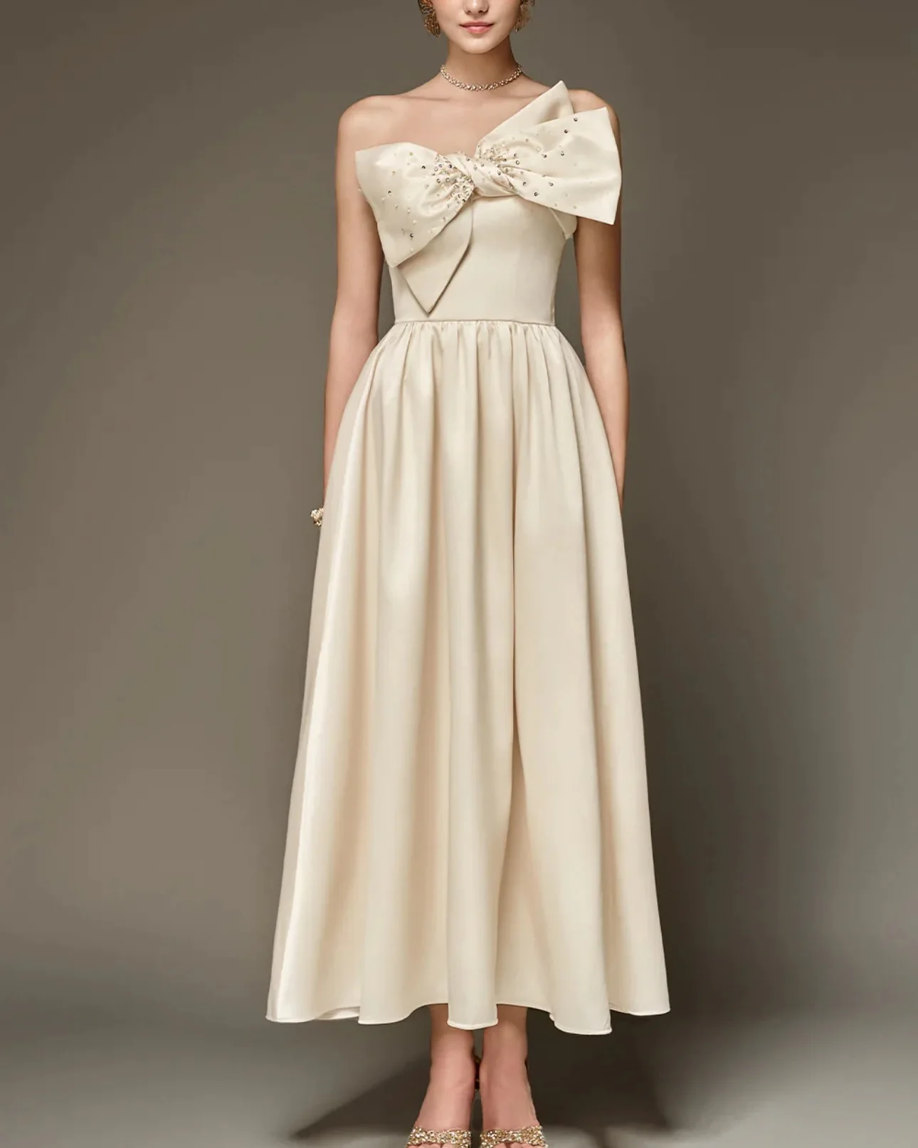 Customized Exquisite Strapless Bow Sequined Crystal Evening Dress Classic Satin Lace Up Back Pleats Photo Color Robe de soirée
Customized Exquisite Strapless Bow Sequined Crystal Evening Dress Classic Satin Lace Up Back Pleats Photo Color Robe de soirée