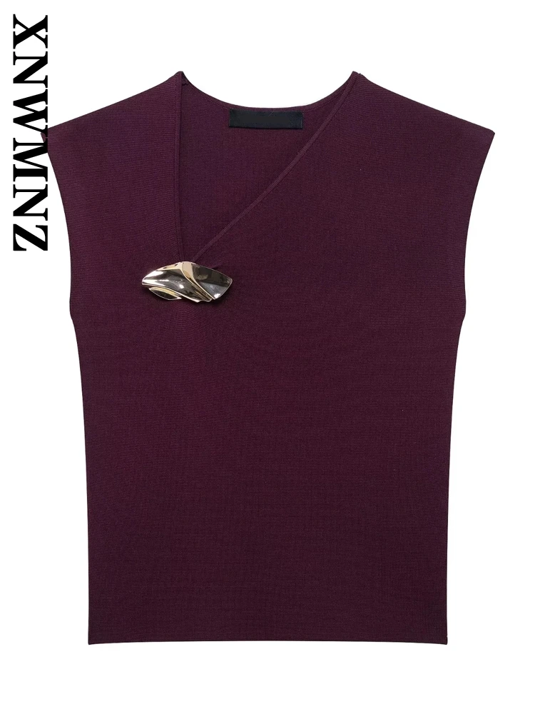 XNWMNZ 2025 Summer Lady Elegant V-Collar Knit Jumper Vest Sophisticated Spring Woman Solid Color Sleeveless Top Ruffles Sweater
XNWMNZ 2025 Summer Lady Elegant V-Collar Knit Jumper Vest Sophisticated Spring Woman Solid Color Sleeveless Top Ruffles Sweater