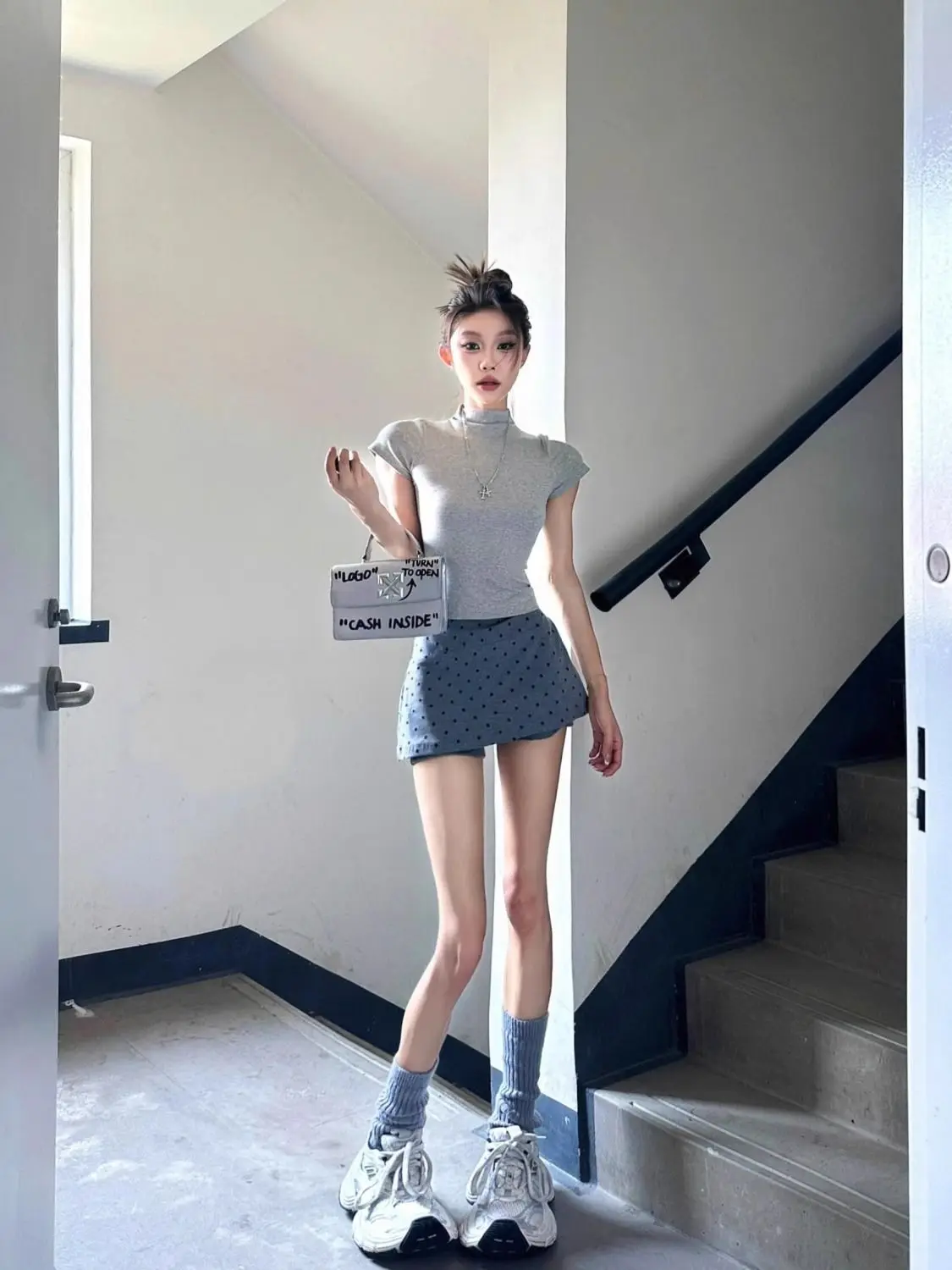 2025 New Summer High-end Advanced Half-high Neck Slim Short-sleeved Top + High Waist Slim Polka Dot Skirt Womens Two Peice Sets 
2025 New Summer High-end Advanced Half-high Neck Slim Short-sleeved Top + High Waist Slim Polka Dot Skirt Womens Two Peice Sets