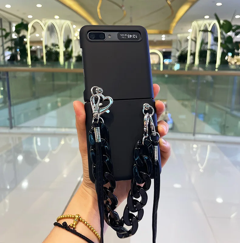 Fashion Black Hand Chain Bracelet Cover Phone Case For Zflip 5 Zflip6 Zflip 4 3 With Neck Strap Crossbody Pc Back Cover Fundas
Fashion Black Hand Chain Bracelet Cover Phone Case For Zflip 5 Zflip6 Zflip 4 3 With Neck Strap Crossbody Pc Back Cover Fundas