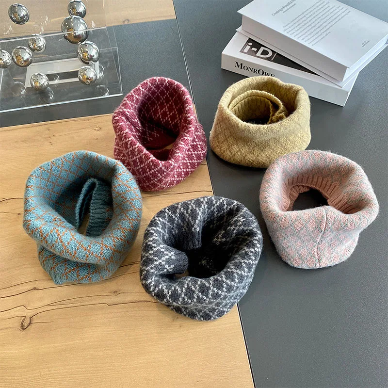 Children's neck Winter warm girl's neck cover double thickened temperament plaid scarf soft
Children's neck Winter warm girl's neck cover double thickened temperament plaid scarf soft
