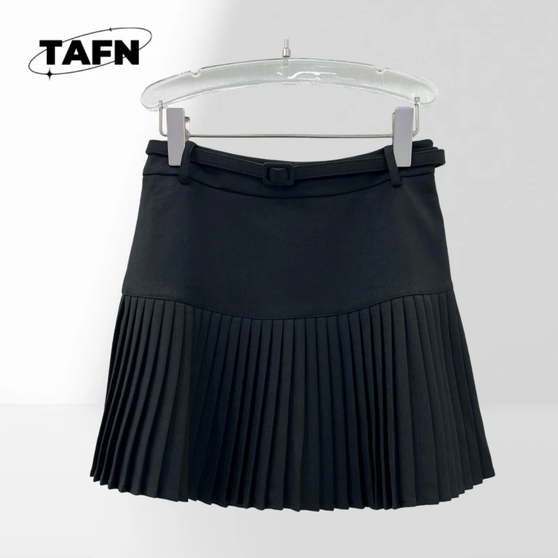 Pleated Skirt Beautiful Simple Comfort Trend Vintage High-Waisted Skirt with Button Design – Trendy and Elegant Look AE622
Pleated Skirt Beautiful Simple Comfort Trend Vintage High-Waisted Skirt with Button Design – Trendy and Elegant Look AE622
