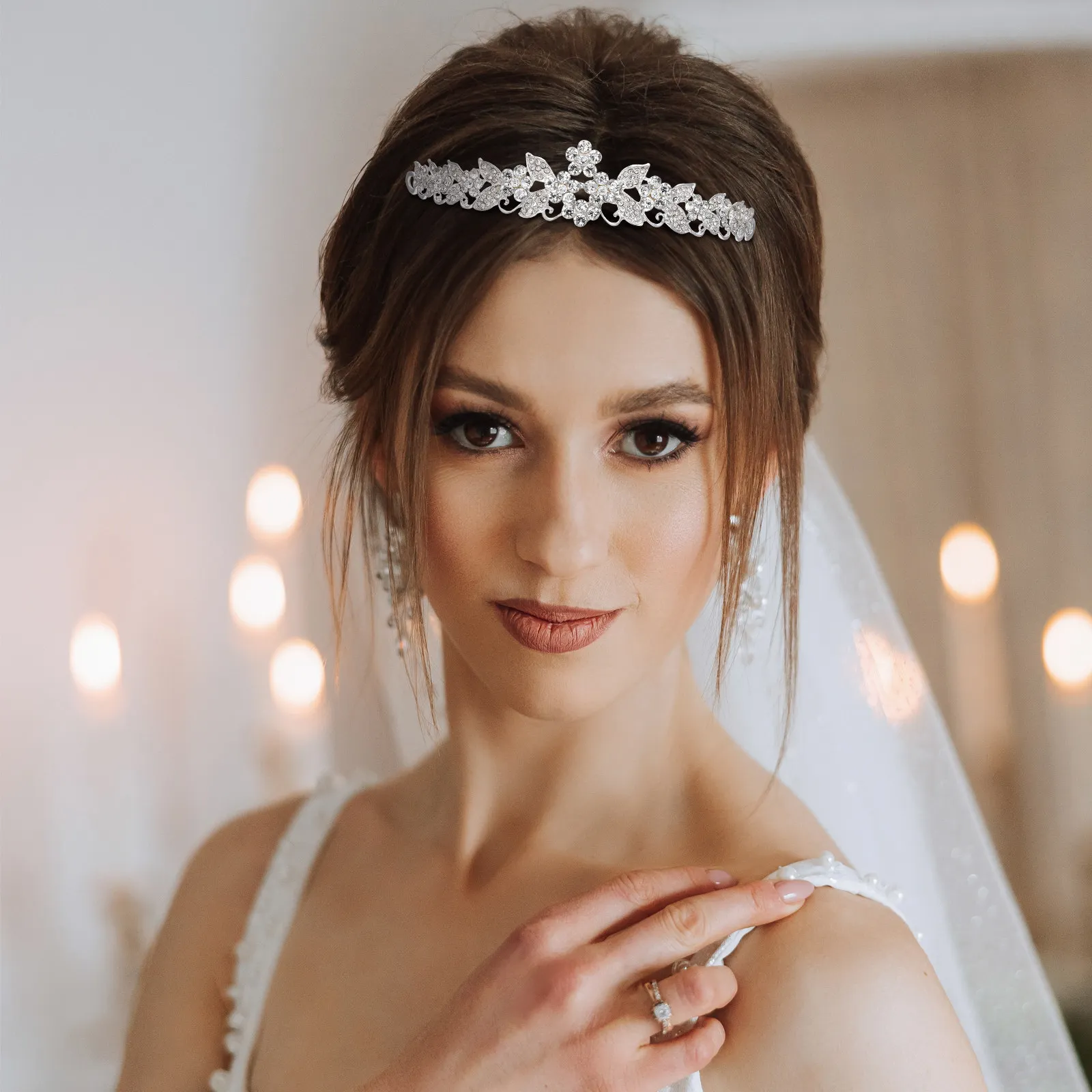 Wedding Crown Headband Tiara Bridal Silver Crystal Rhinestone Hair Comb 154x6x34cm Shining Elegant Women Party Accessory
Wedding Crown Headband Tiara Bridal Silver Crystal Rhinestone Hair Comb 154x6x34cm Shining Elegant Women Party Accessory