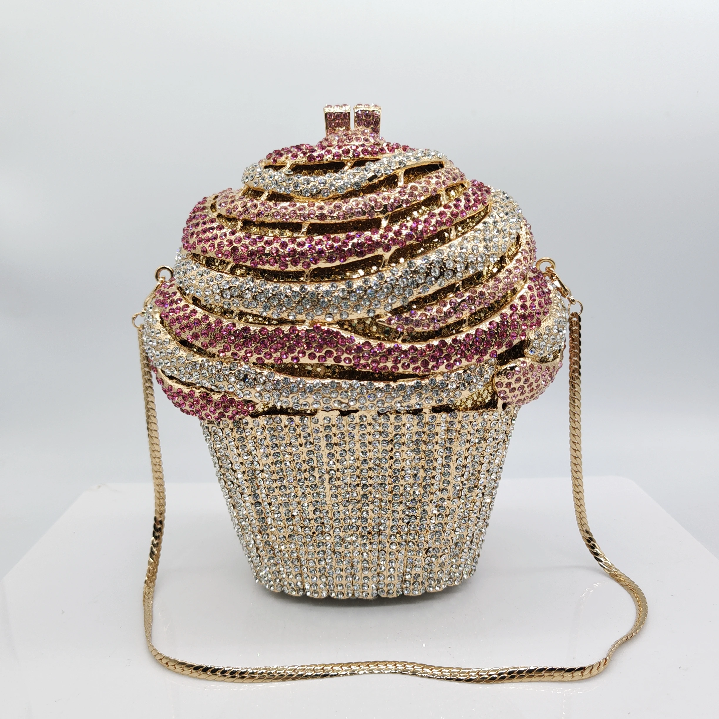 Daiwei Factory Wholesale Food Styling Metal Diamond Purse Luxury Crystal Bags Women's Rhinestone Evening Bags Handbag in Stock
Daiwei Factory Wholesale Food Styling Metal Diamond Purse Luxury Crystal Bags Women's Rhinestone Evening Bags Handbag in Stock