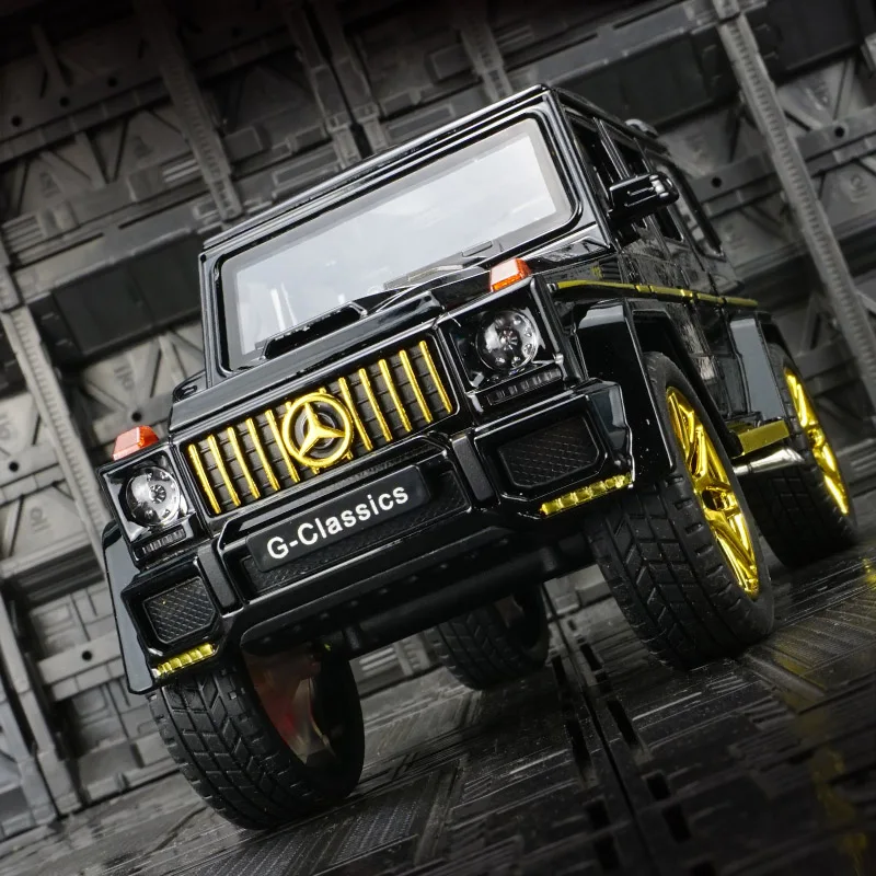 1:24 Mercedes G63 alloy off-road vehicle model with sound and light, metal toys, doors and engine hood, trunk can be opened
1:24 Mercedes G63 alloy off-road vehicle model with sound and light, metal toys, doors and engine hood, trunk can be opened