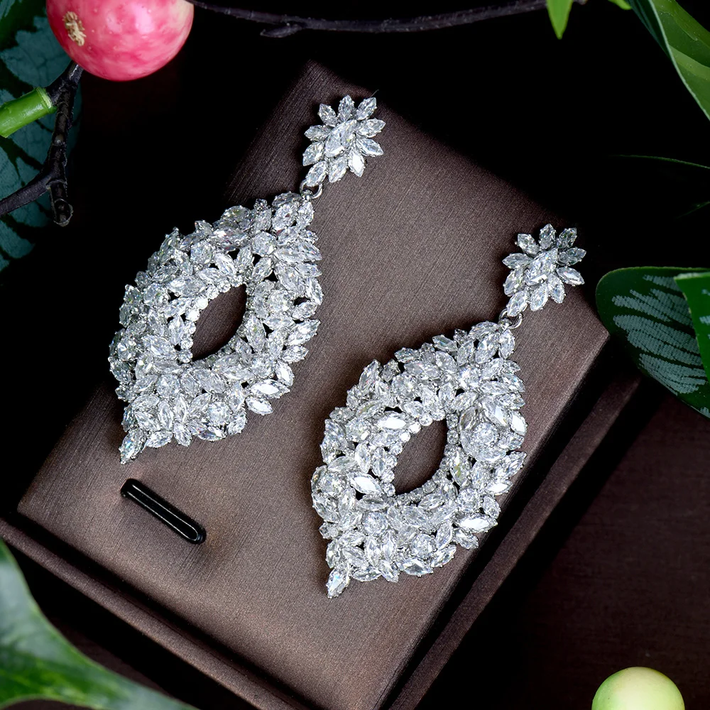 Fine Fashion Earrings Donut Design Cubic Zirconia Street Style Bridal Wedding Party Evening Dress Accessories E33
Fine Fashion Earrings Donut Design Cubic Zirconia Street Style Bridal Wedding Party Evening Dress Accessories E33