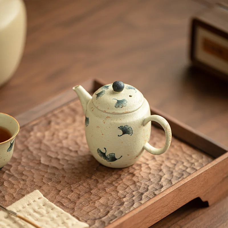 Blue and White Firestone Black Teapot Siting Teapot Tea Brewing Pot Handmade Ceramic Exquisite Small Tea Infuser Tea Kettle
Blue and White Firestone Black Teapot Siting Teapot Tea Brewing Pot Handmade Ceramic Exquisite Small Tea Infuser Tea Kettle
