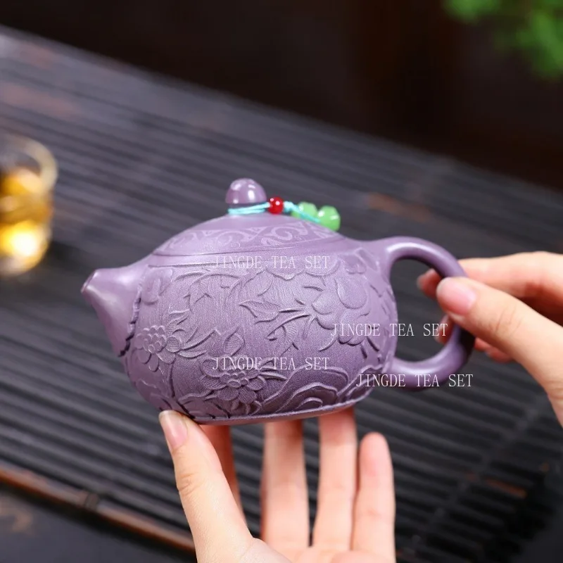 280ml Purple Yixing Zisha Teapot Handmade Flower Shaped Teapot Ball Hole Filter Beauty Tea Infusion Pot Chinese Zisha Tea Set
280ml Purple Yixing Zisha Teapot Handmade Flower Shaped Teapot Ball Hole Filter Beauty Tea Infusion Pot Chinese Zisha Tea Set