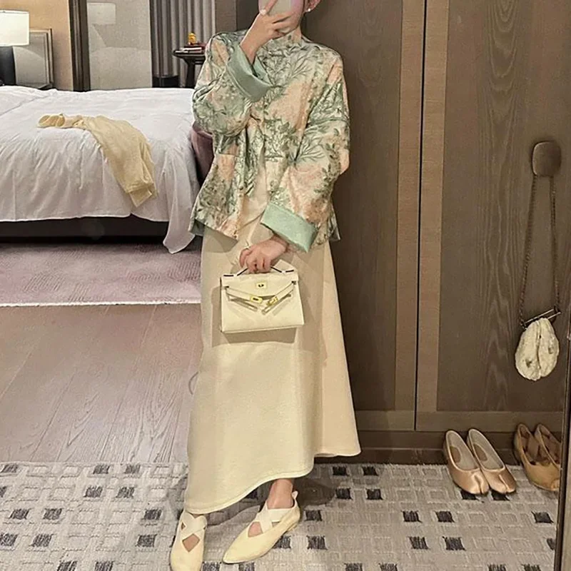 Elegant Cheongsam Top Lady Outwear New Chinese Traditional Embroidery Flower Hanfu Jacket Improved Customization Tang Clothes
Elegant Cheongsam Top Lady Outwear New Chinese Traditional Embroidery Flower Hanfu Jacket Improved Customization Tang Clothes