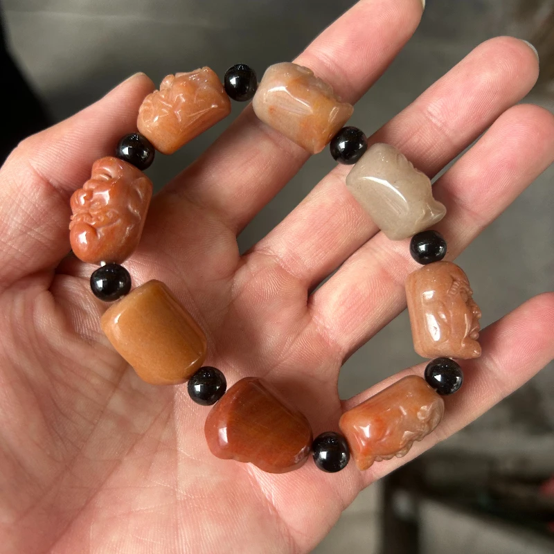 Natural gold wire jade Buddha head bracelet, colorful Gobi jade candy colored bracelet, body protection and blessing gift
Natural gold wire jade Buddha head bracelet, colorful Gobi jade candy colored bracelet, body protection and blessing gift