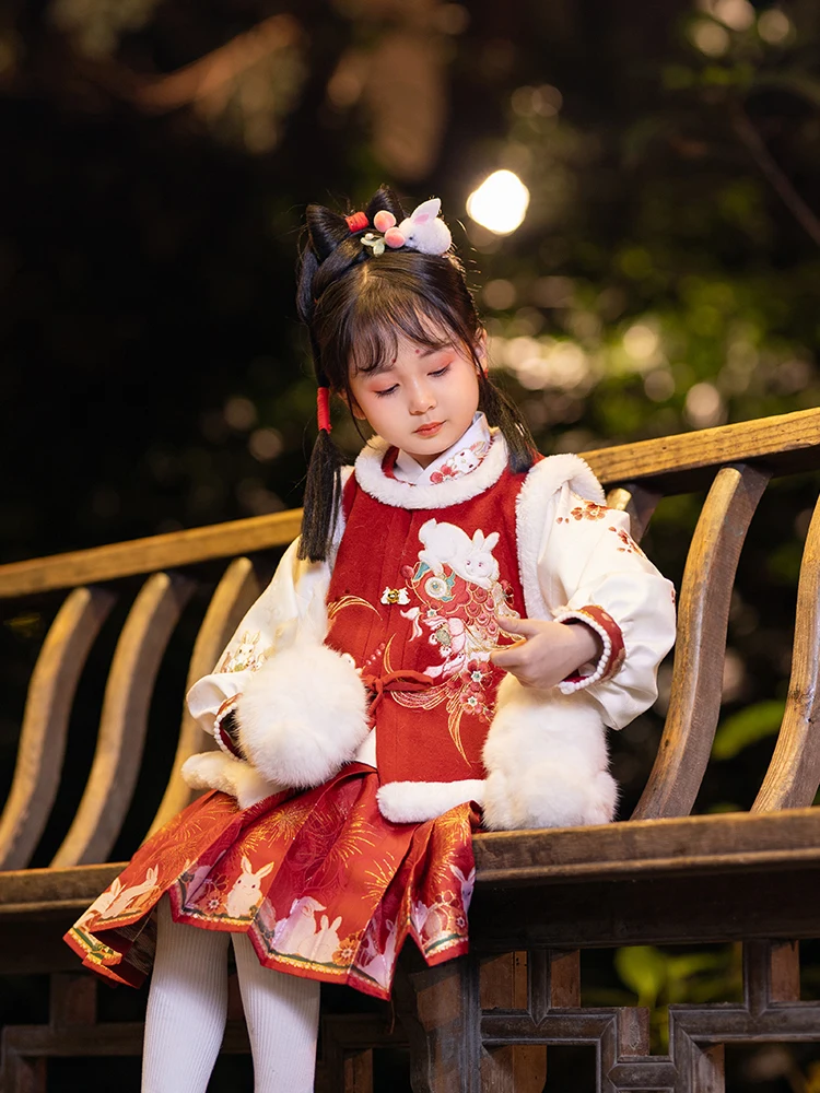 Костюм Ханьфу Red Rabbit Design для женщин: зимний новогодний наряд, комплект с юбкой Ма Май, традиционная китайская одежда Qian Tu Si Jin Ele
Костюм Ханьфу Red Rabbit Design для женщин: зимний новогодний наряд, комплект с юбкой Ма Май, традиционная китайская одежда Qian Tu Si Jin Ele