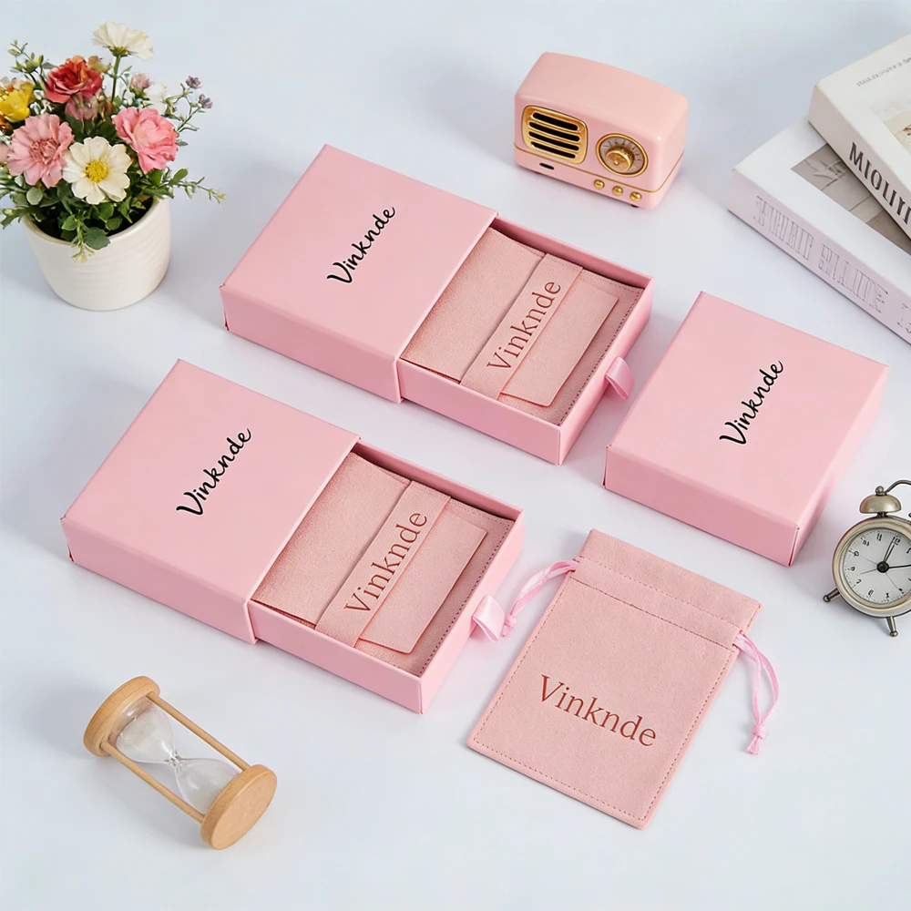 50set Custom Logo Jewelry Packaging Box with Microfiber Velvet Envelope Pouch Kraft Paper Drawer Necklace Earring Boxes Bags
50set Custom Logo Jewelry Packaging Box with Microfiber Velvet Envelope Pouch Kraft Paper Drawer Necklace Earring Boxes Bags