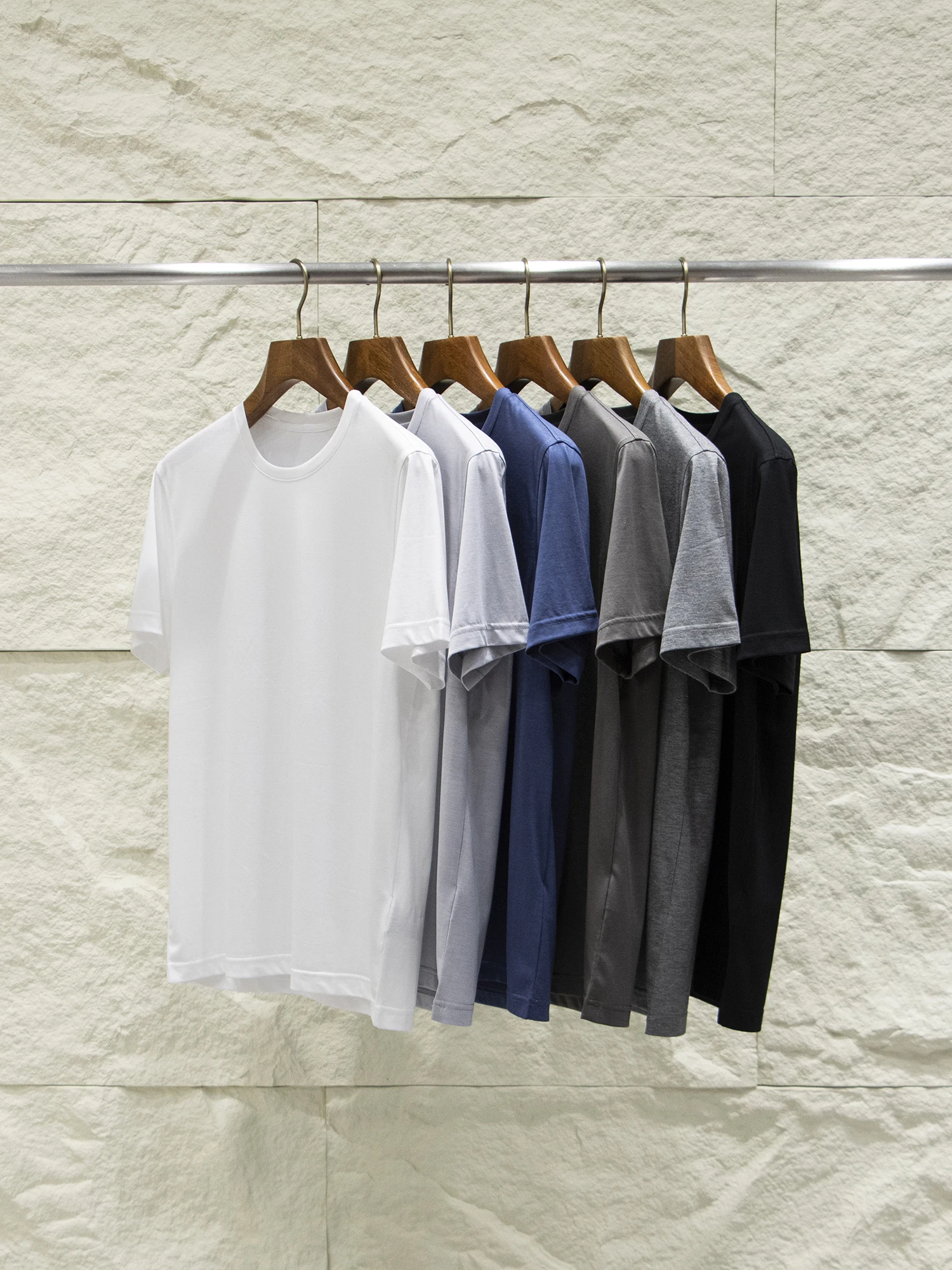 Silk And Lyocell ort Sve T-irt Lightweight Breathable Skin-friendly Modern round Ne Casual Summer Faion for Youth
Silk And Lyocell ort Sve T-irt Lightweight Breathable Skin-friendly Modern round Ne Casual Summer Faion for Youth
