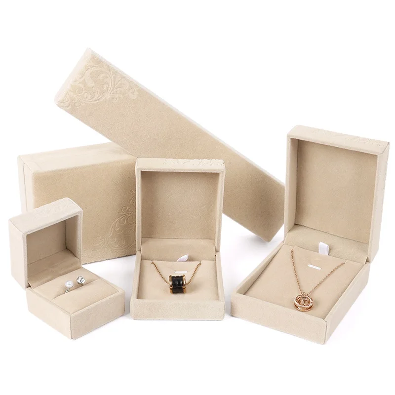 Beige Embossed Velvet Jewelry Box with Soft Lining - Luxury Wedding/Engagement Gift Box for Rings Earrings Necklaces Bracelets
Beige Embossed Velvet Jewelry Box with Soft Lining - Luxury Wedding/Engagement Gift Box for Rings Earrings Necklaces Bracelets