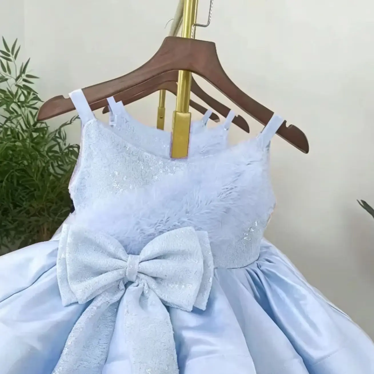 Customized White Flower Girl Dress for Wedding with Bow Ruffles Knee Lenght Kids Birthday Party First Communion Ball Gown
Customized White Flower Girl Dress for Wedding with Bow Ruffles Knee Lenght Kids Birthday Party First Communion Ball Gown