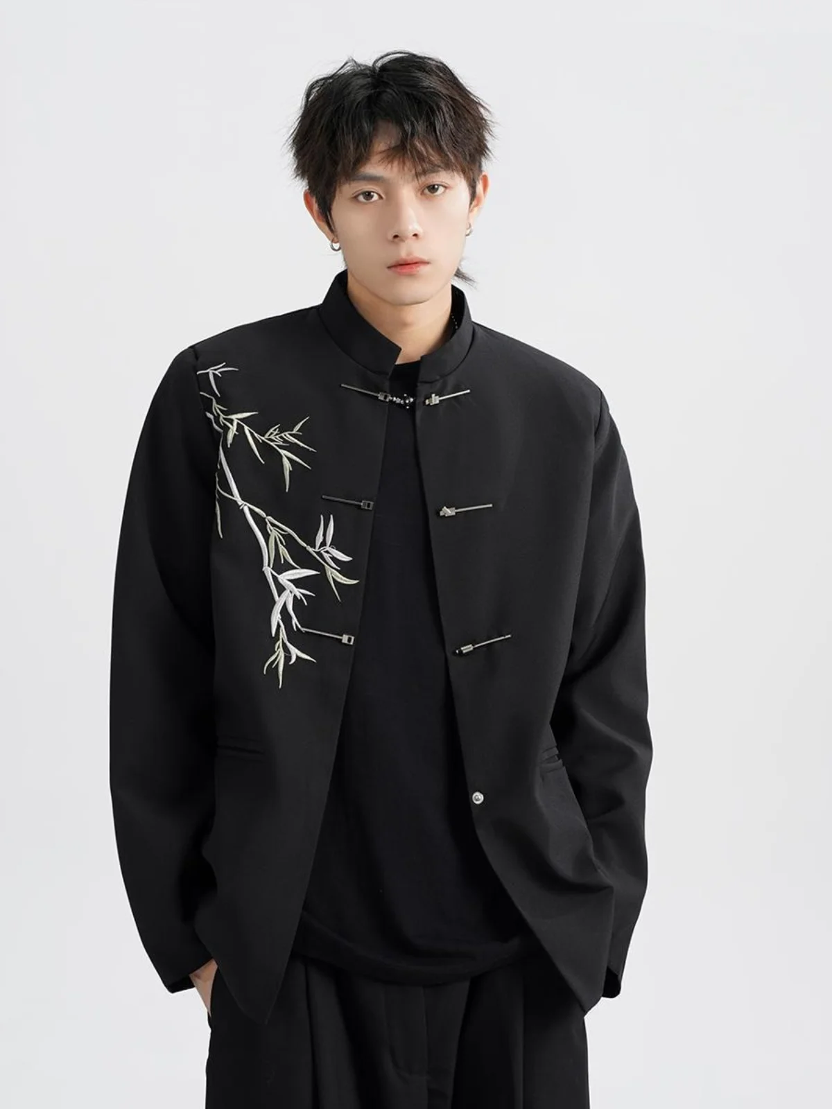 New Chinese Sle Men's Casual Bamboo Patterned Suit Jaet oulder Padded Loose Fit Spring Faionable Tee Button Coat
New Chinese Sle Men's Casual Bamboo Patterned Suit Jaet oulder Padded Loose Fit Spring Faionable Tee Button Coat