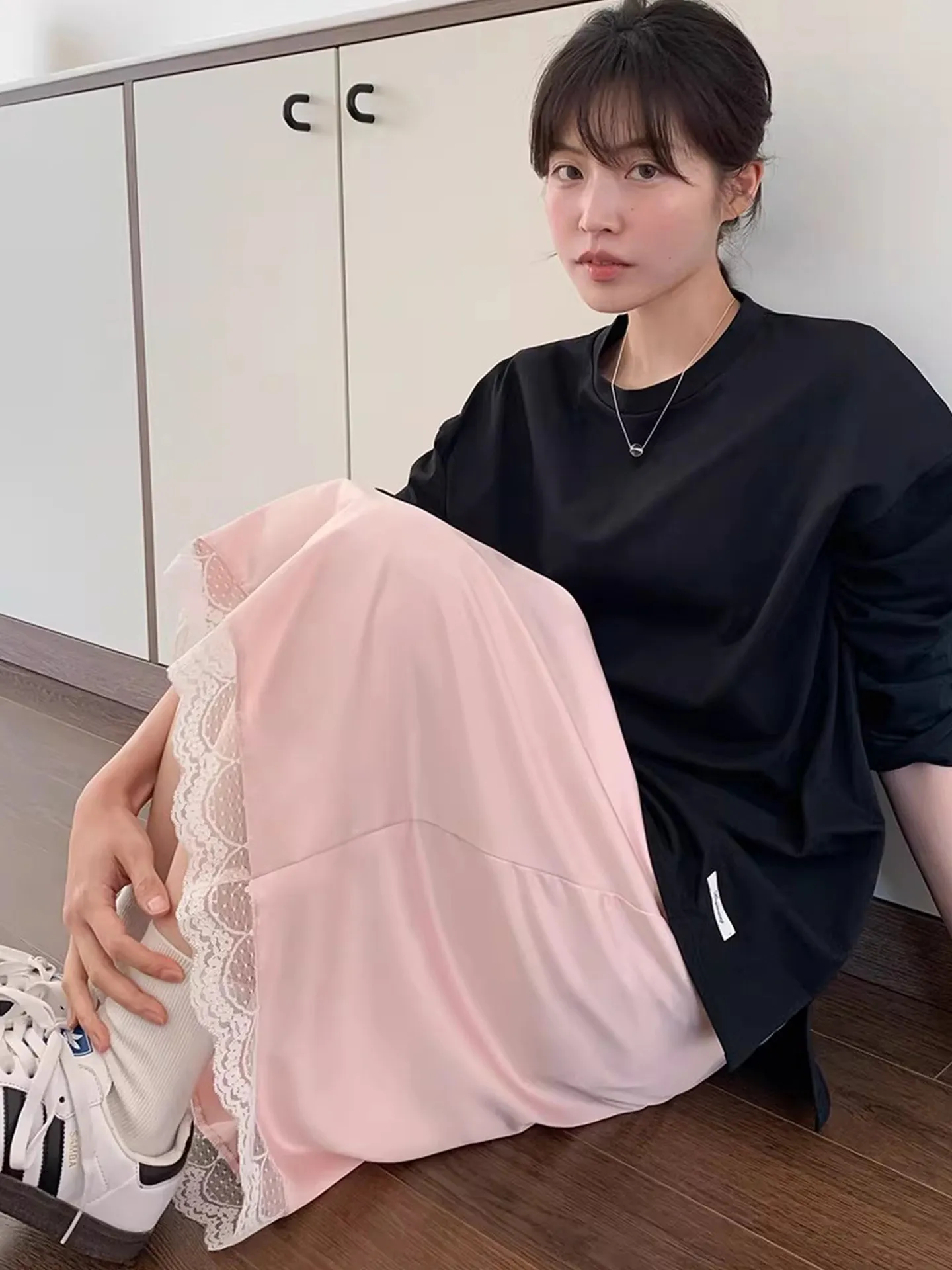 ZHISILAO New Elegant Satin High Waist A-line Skirts Women Vintage Casual Slik Solid Skirts Summer 2026 Streetwear
ZHISILAO New Elegant Satin High Waist A-line Skirts Women Vintage Casual Slik Solid Skirts Summer 2026 Streetwear