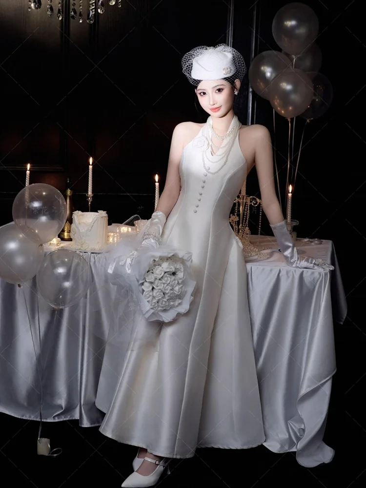 Elegant Satin Evening Gown Women's Hepburn Style Birthday Photography Studio High-class Sensation White Dress for Ladies
Elegant Satin Evening Gown Women's Hepburn Style Birthday Photography Studio High-class Sensation White Dress for Ladies