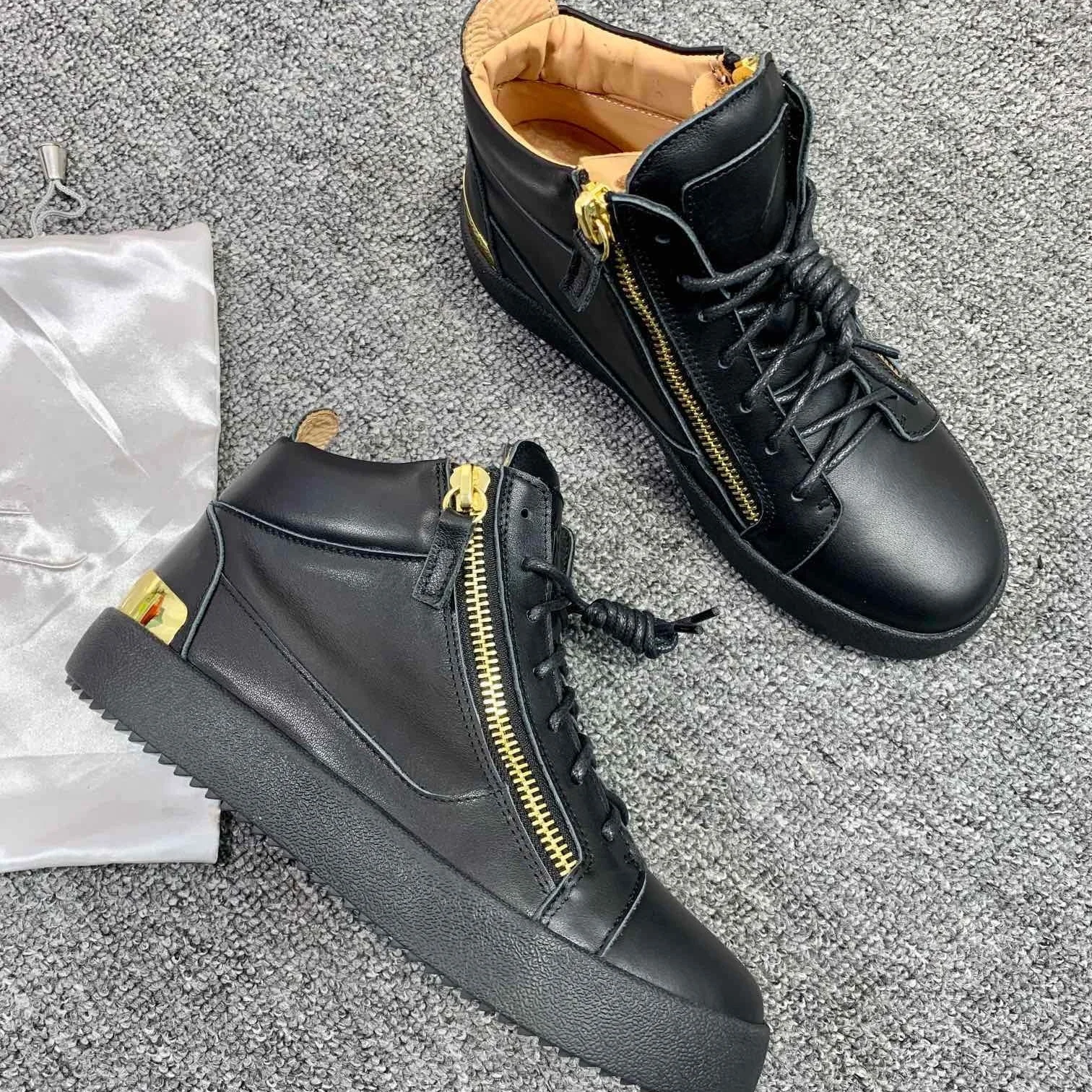Top Hight Quality Casual Sneakers For Men and Women Real Leather Brand Designer Unisex Tennis Shoes GZ Zipper Loafer Shoes G081
Top Hight Quality Casual Sneakers For Men and Women Real Leather Brand Designer Unisex Tennis Shoes GZ Zipper Loafer Shoes G081