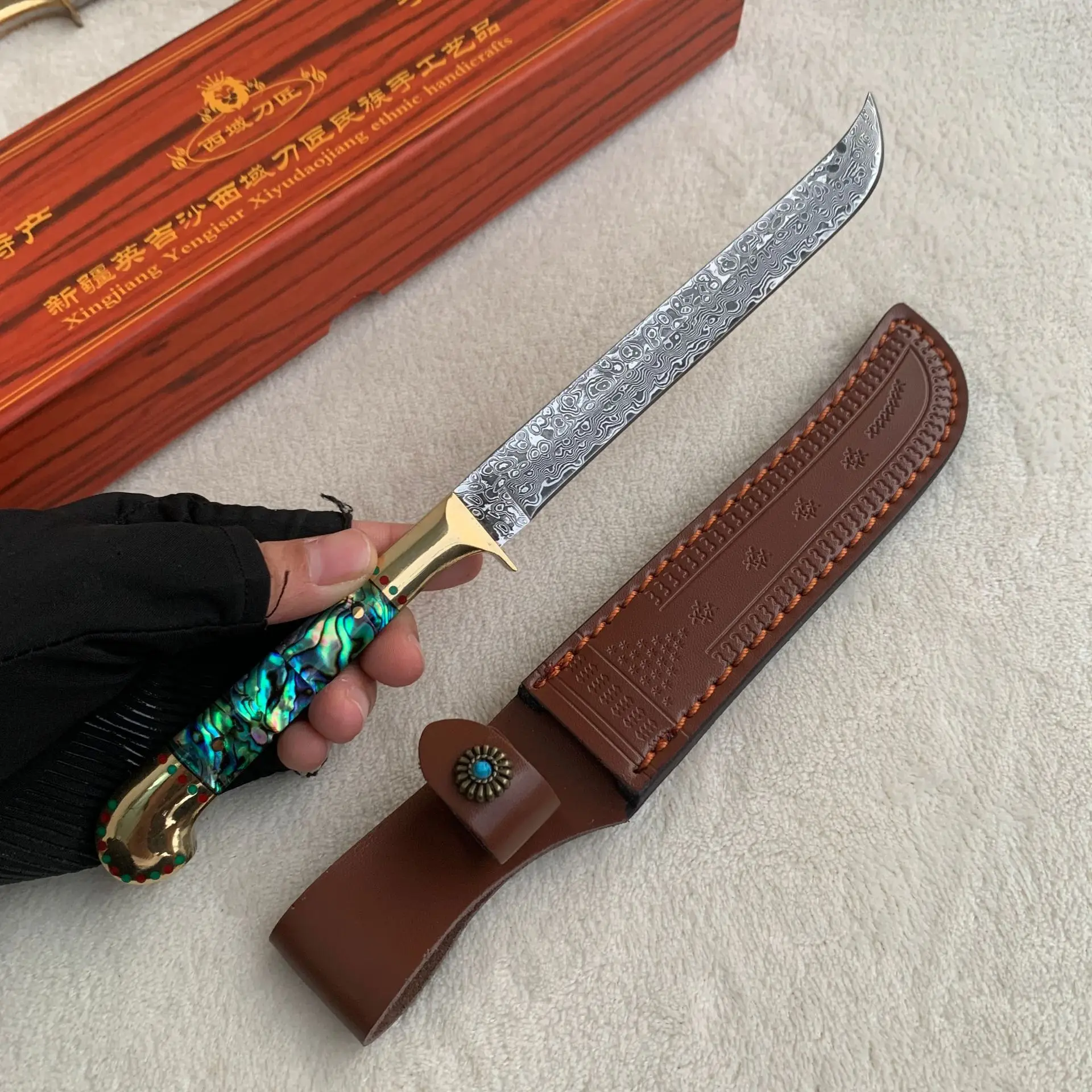 Damascus meat slicer multifunctional outdoor meat eating knife sharp household fruit knife
Damascus meat slicer multifunctional outdoor meat eating knife sharp household fruit knife