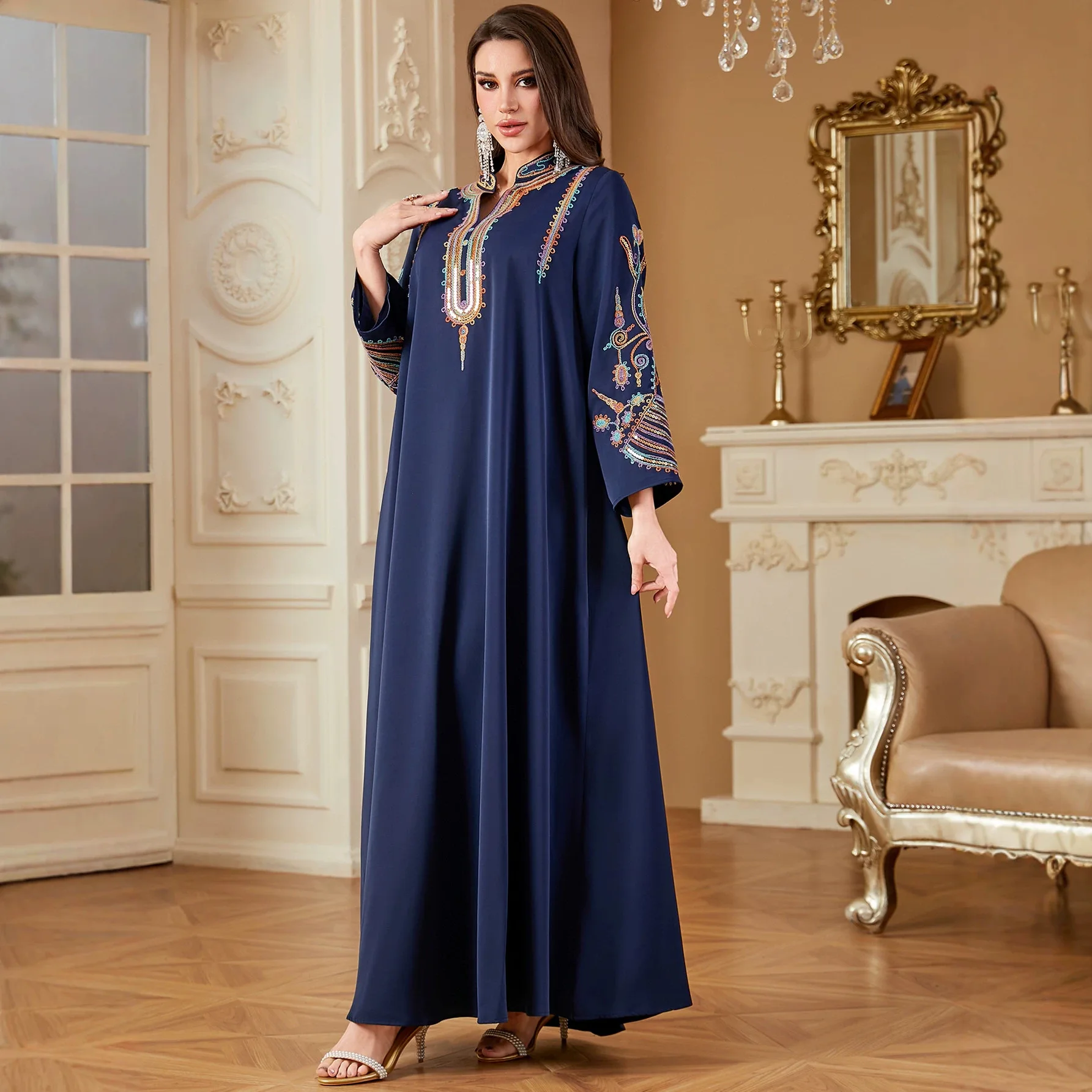 Ethnic Dubai Women Embroidered Abaya Robe Long Sleeve Maxi Dress Robe Muslim Moroccan Caftan Turkey Party Gown Islam Clothing
Ethnic Dubai Women Embroidered Abaya Robe Long Sleeve Maxi Dress Robe Muslim Moroccan Caftan Turkey Party Gown Islam Clothing