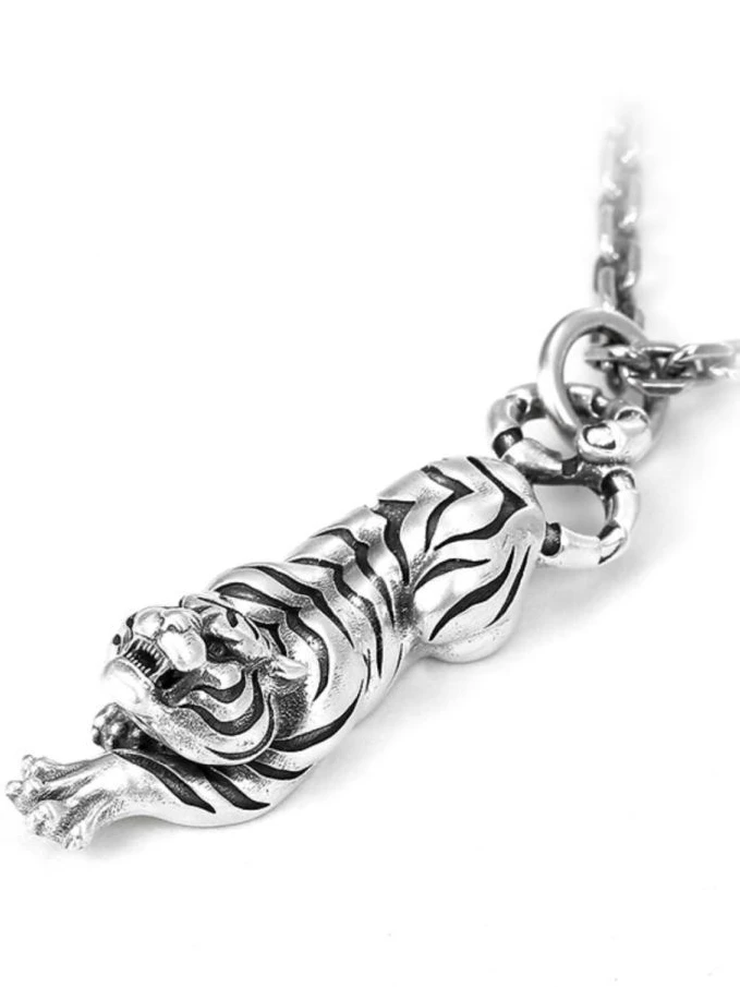 New 2023 Vintage Fashion Personality Tiger Pendant Men's Hip-hop Punk Long Necklace Banquet Jewelry Accessories Gift
New 2023 Vintage Fashion Personality Tiger Pendant Men's Hip-hop Punk Long Necklace Banquet Jewelry Accessories Gift