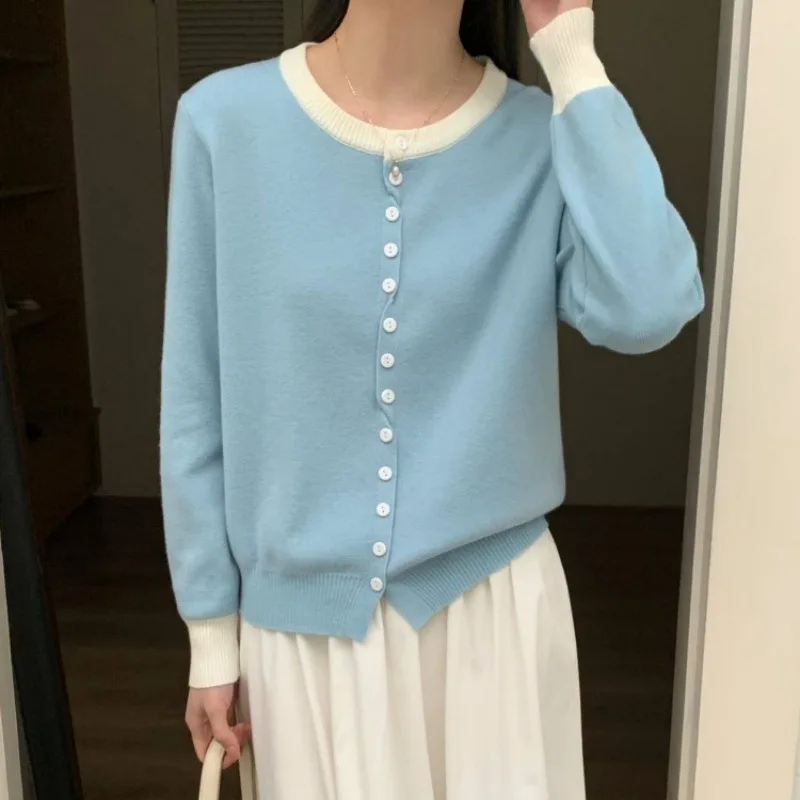 Новинка 2023 года, женский вязаный кардиган из тенселя, шерстяной флисовый однобортный свитер с круглым вырезом и длинными рукавами, винтажный лоскутный свитер
Новинка 2023 года, женский вязаный кардиган из тенселя, шерстяной флисовый однобортный свитер с круглым вырезом и длинными рукавами, винтажный лоскутный свитер