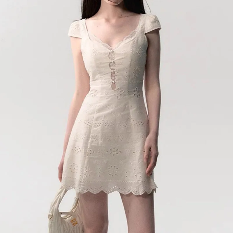 Women Dress V-neck Lace Splicing Hollow Flower Pattern Irregular Edge High Waist Slim Solid Color Simple Short Sleeve Dresses
Women Dress V-neck Lace Splicing Hollow Flower Pattern Irregular Edge High Waist Slim Solid Color Simple Short Sleeve Dresses