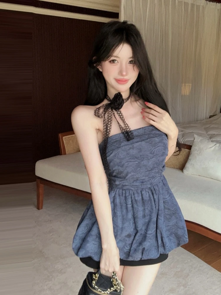 Elegant One-Shoulder Sleeveless Floral Embellished Crop Top Fashionable Sexy Backless Slimming Versatile Pleated Blouse
Elegant One-Shoulder Sleeveless Floral Embellished Crop Top Fashionable Sexy Backless Slimming Versatile Pleated Blouse