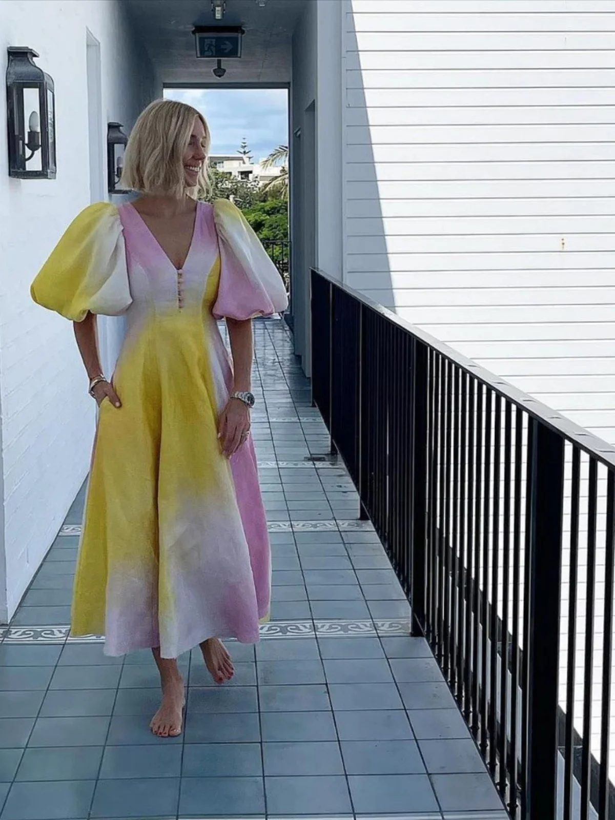 New Fashion V-neck Lantern Sleeve Dress Women's Dress Cute Bubble Sleeve Polyester Long Dress Spring Summer Autumn
New Fashion V-neck Lantern Sleeve Dress Women's Dress Cute Bubble Sleeve Polyester Long Dress Spring Summer Autumn